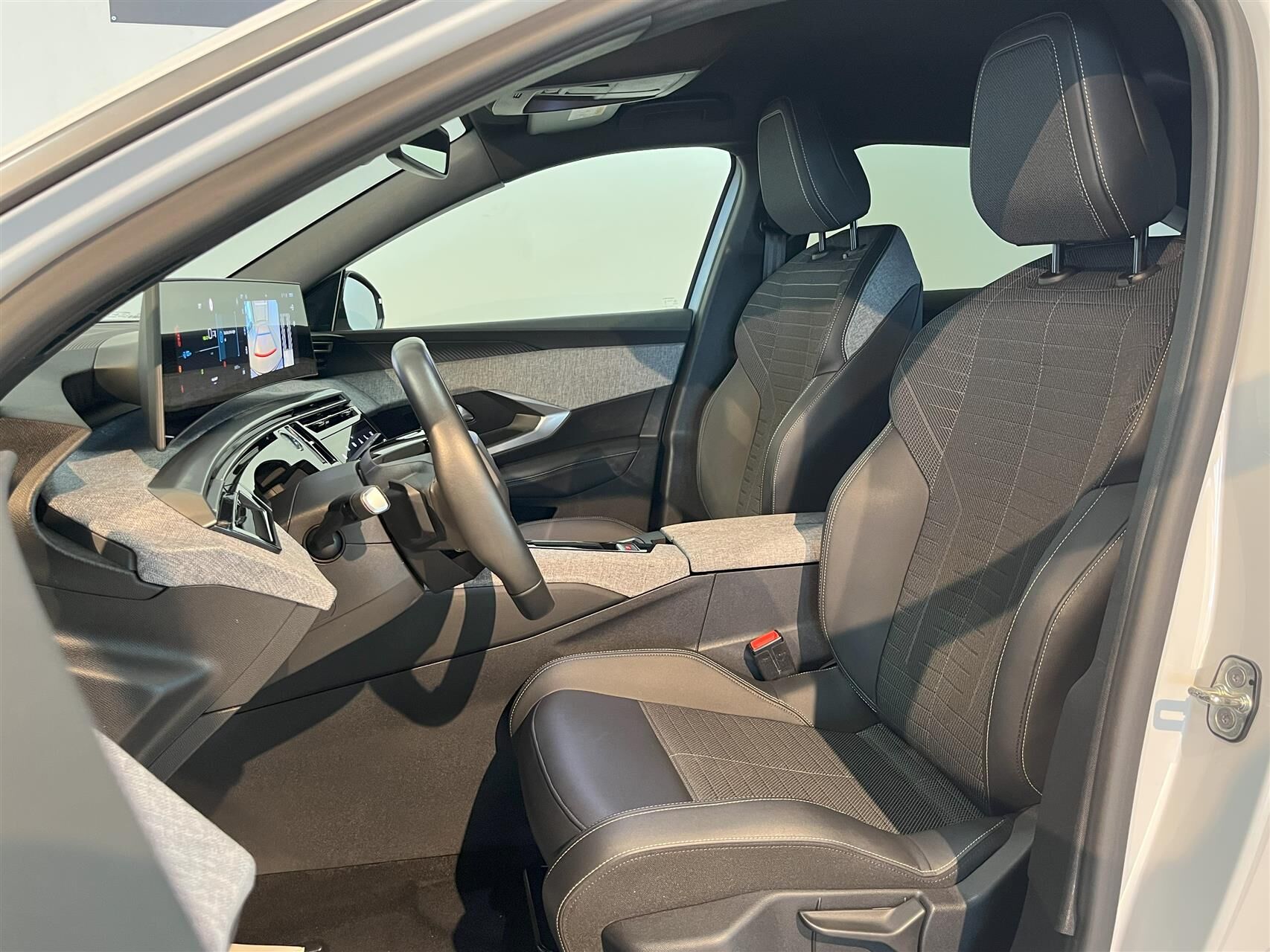 Billede af Peugeot e-3008 EL Allure 210HK 5d Aut.