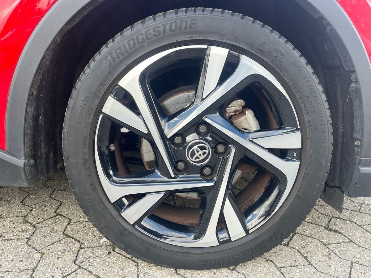 Billede af Toyota C-HR 1,8 Hybrid C-LUB Smart Multidrive S 122HK 5d Aut.