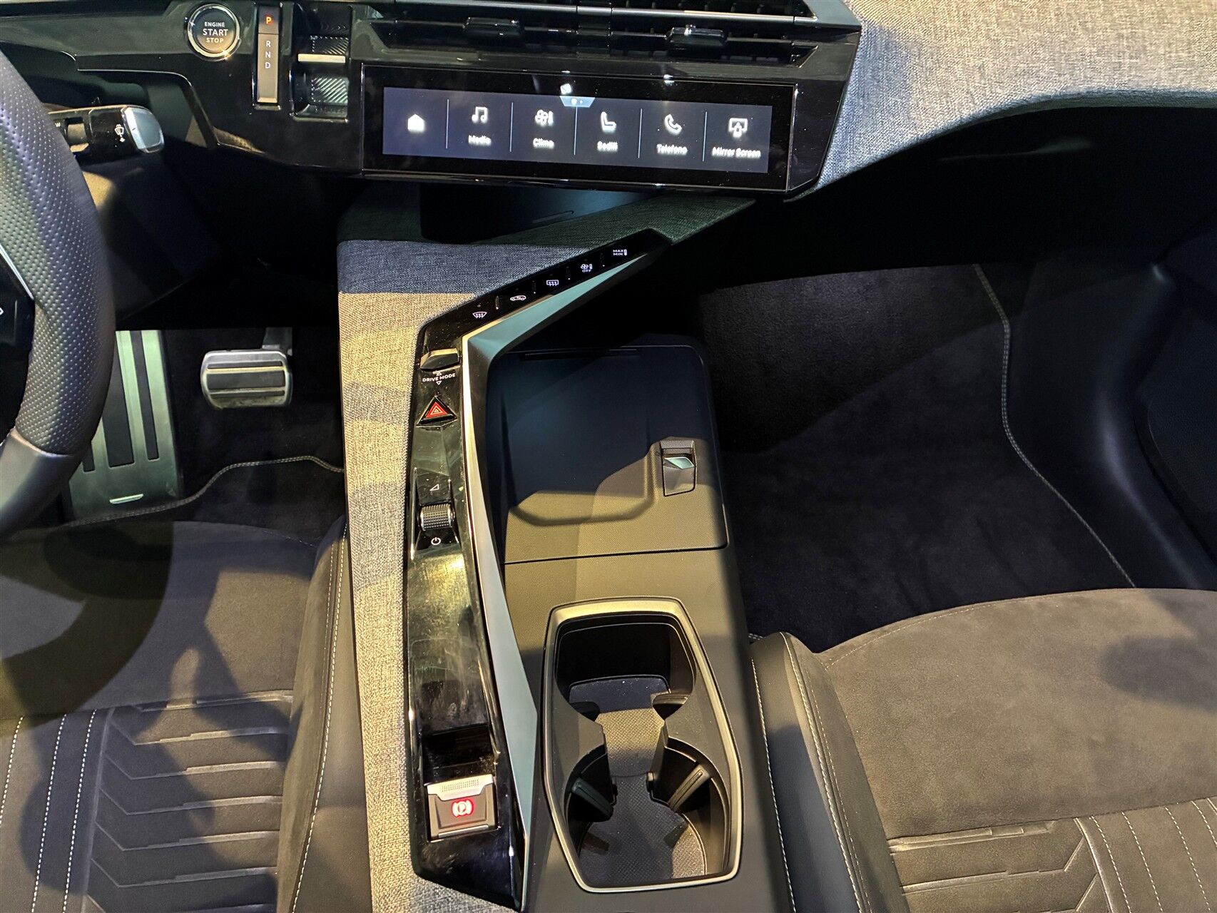 Billede af Peugeot e-3008 EL GT Pack 210HK 5d Aut.