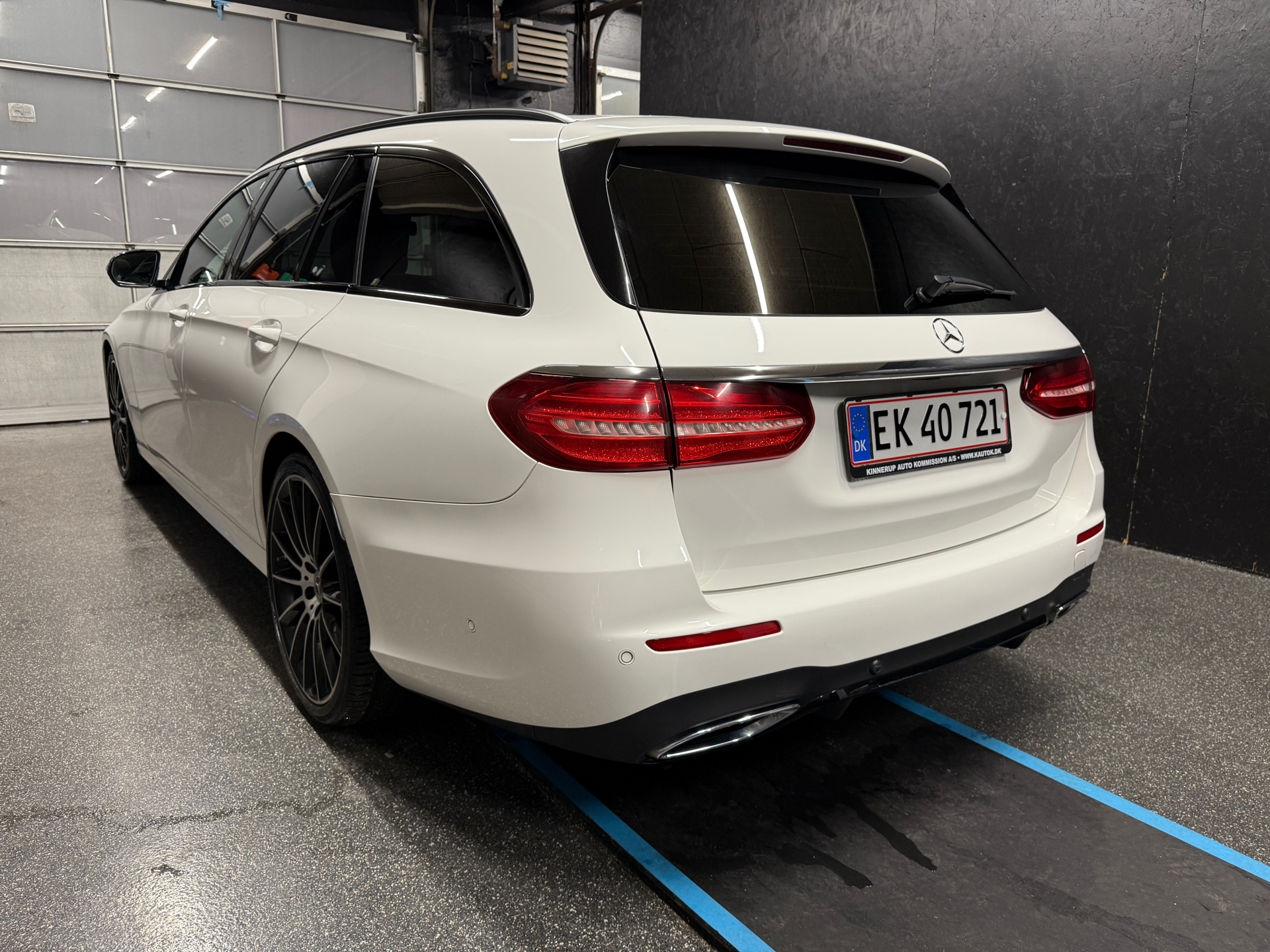 Billede af Mercedes-Benz E220 d T 2,0 D AMG Line 9G-Tronic 194HK Stc Aut.