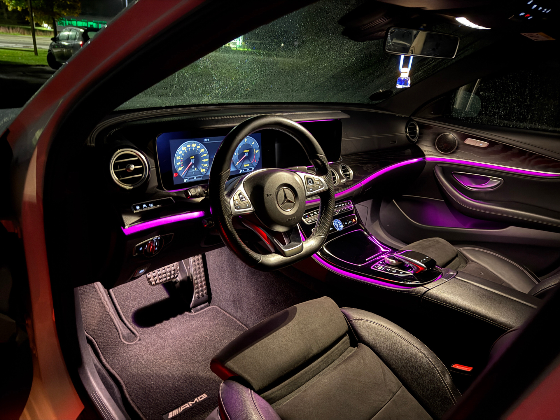 Billede af Mercedes-Benz E220 d T 2,0 D AMG Line 9G-Tronic 194HK Stc Aut.