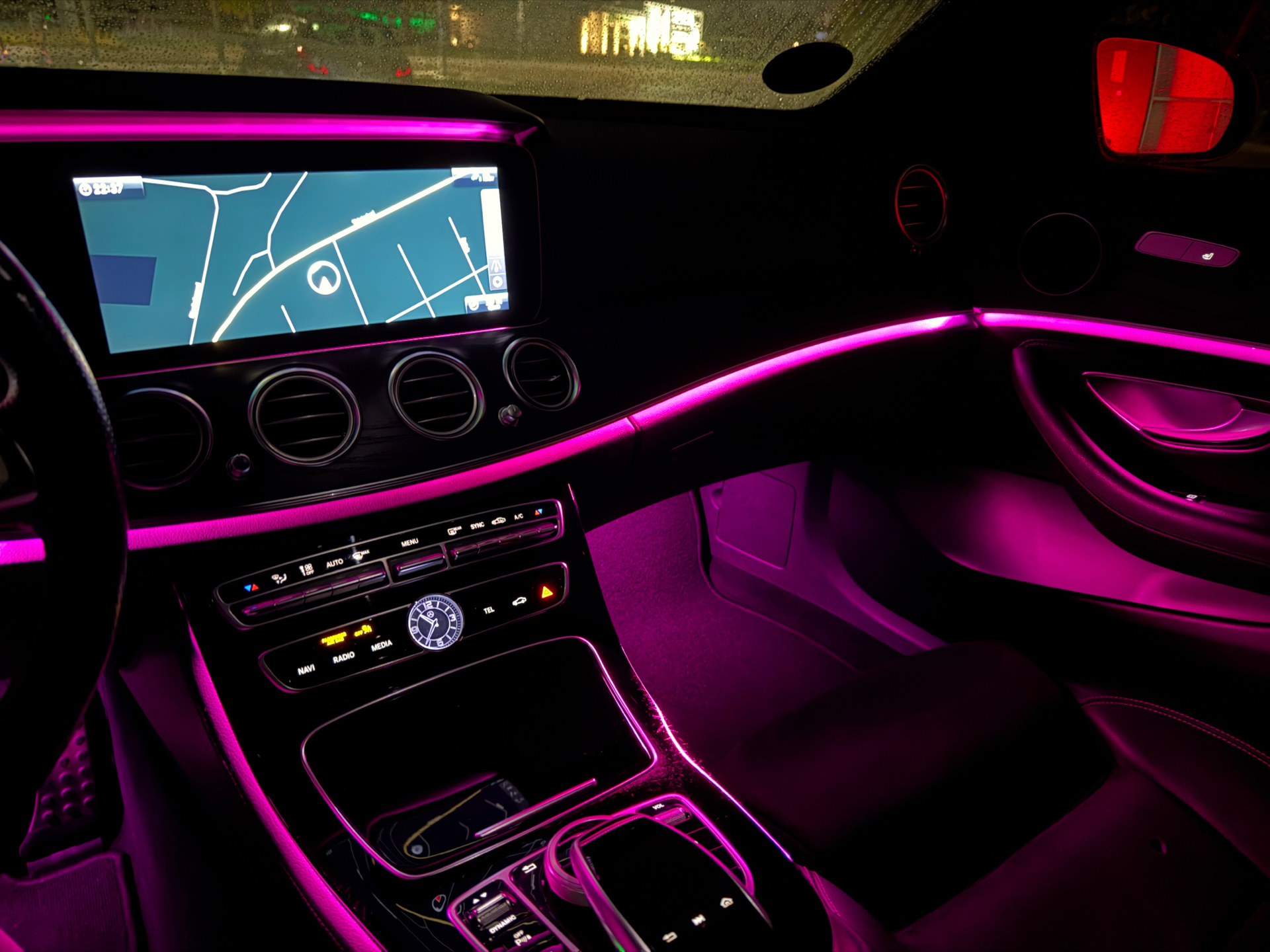 Billede af Mercedes-Benz E220 d T 2,0 D AMG Line 9G-Tronic 194HK Stc Aut.