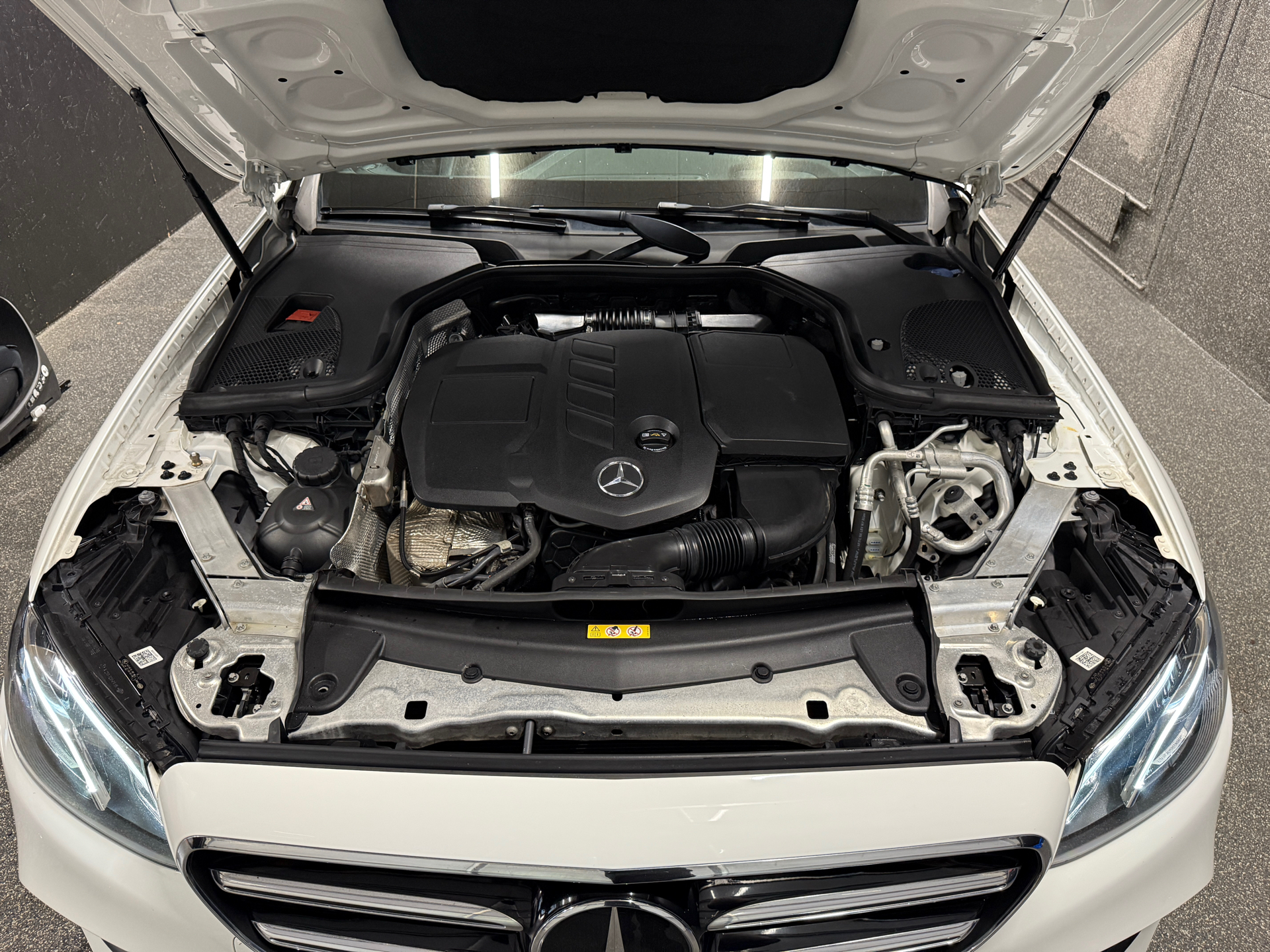 Billede af Mercedes-Benz E220 d T 2,0 D AMG Line 9G-Tronic 194HK Stc Aut.