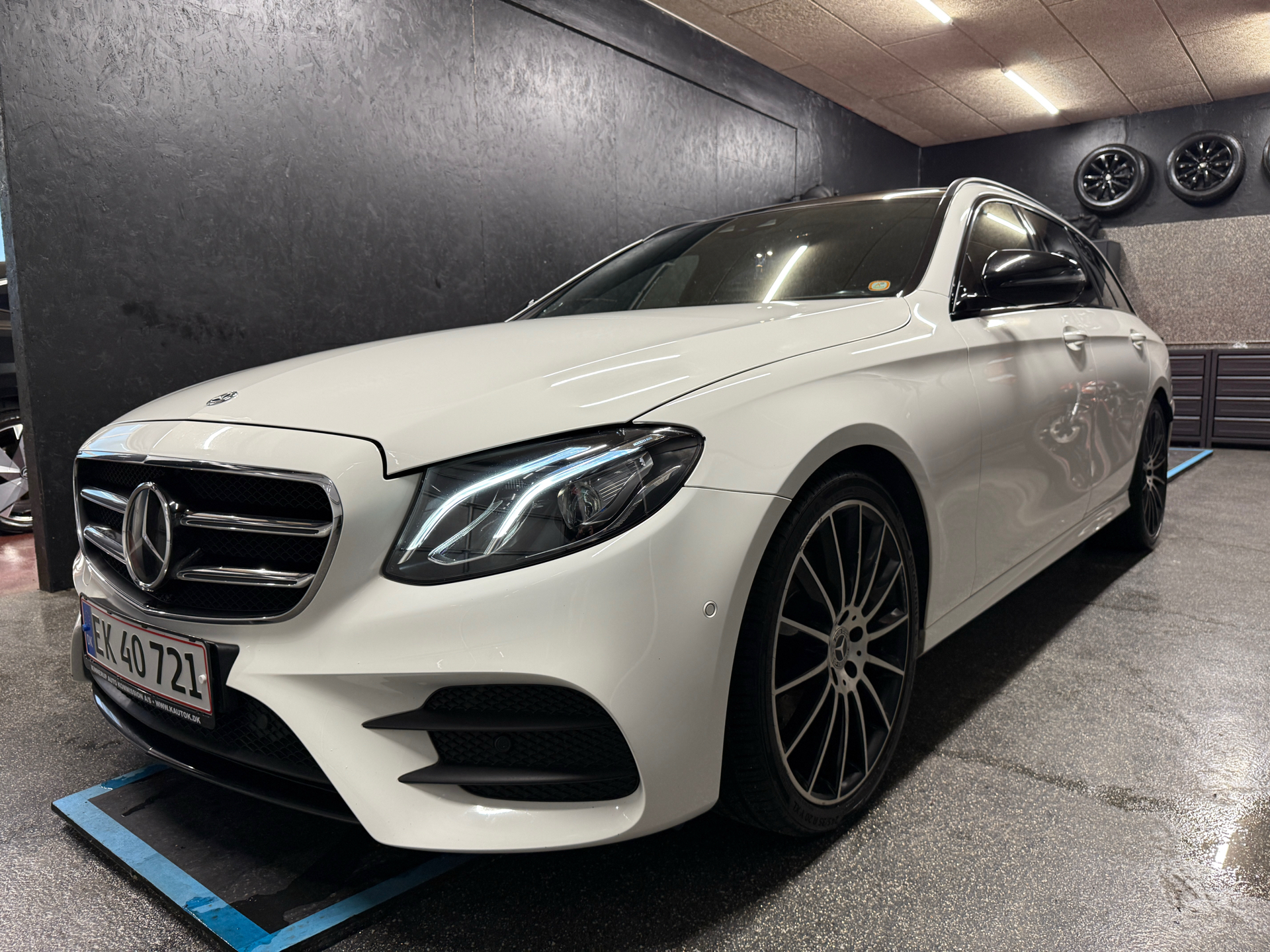 Billede af Mercedes-Benz E220 d T 2,0 D AMG Line 9G-Tronic 194HK Stc Aut.