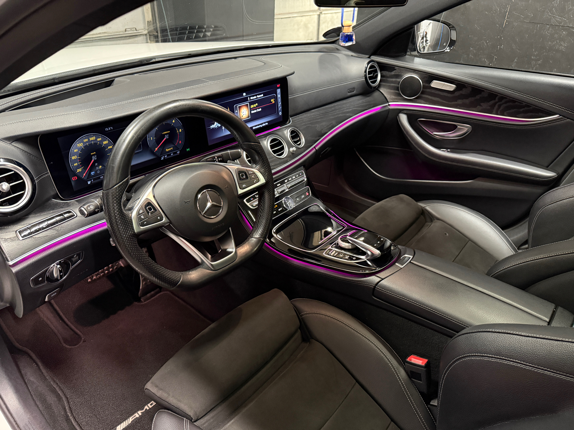 Billede af Mercedes-Benz E220 d T 2,0 D AMG Line 9G-Tronic 194HK Stc Aut.