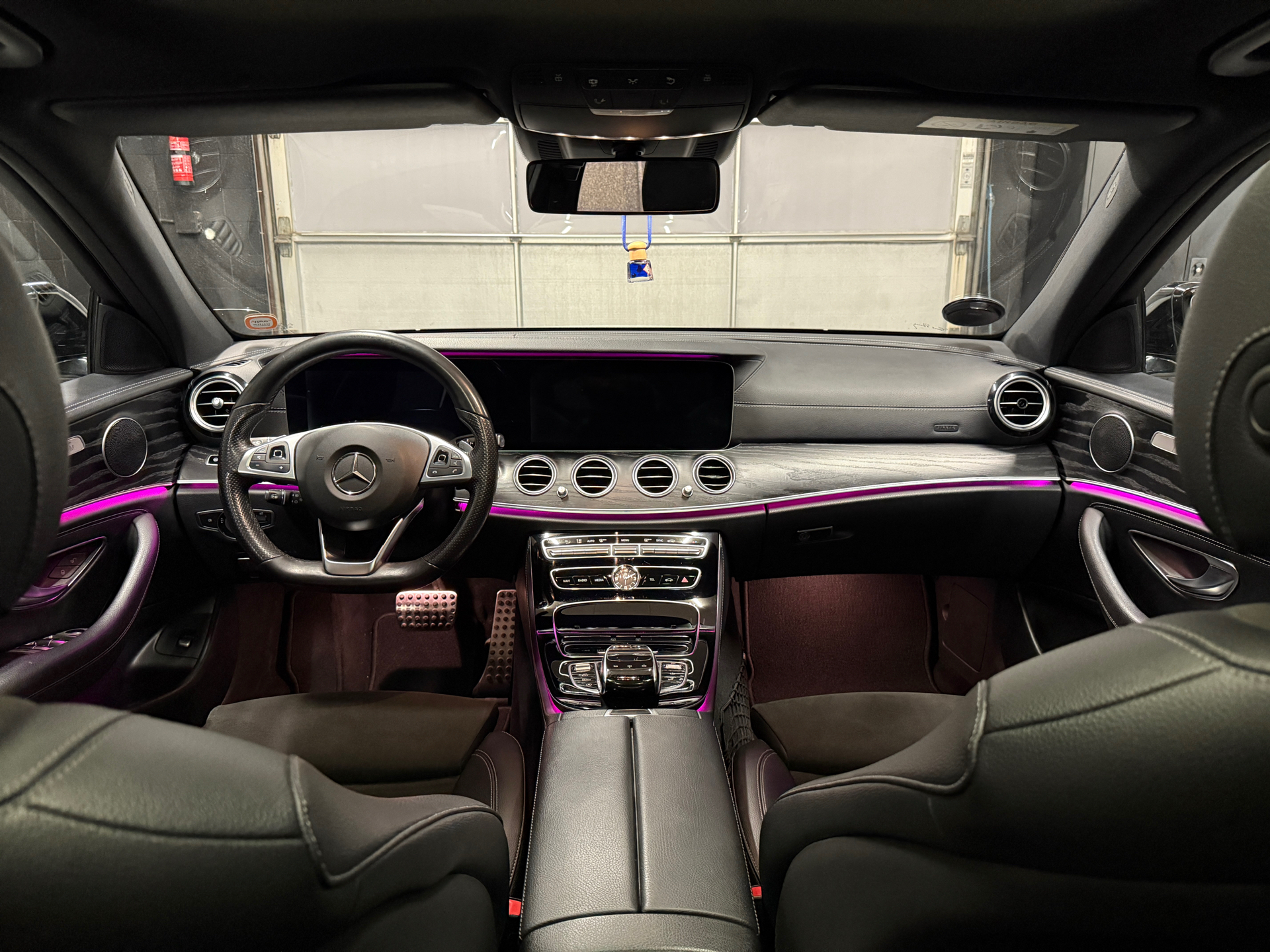 Billede af Mercedes-Benz E220 d T 2,0 D AMG Line 9G-Tronic 194HK Stc Aut.