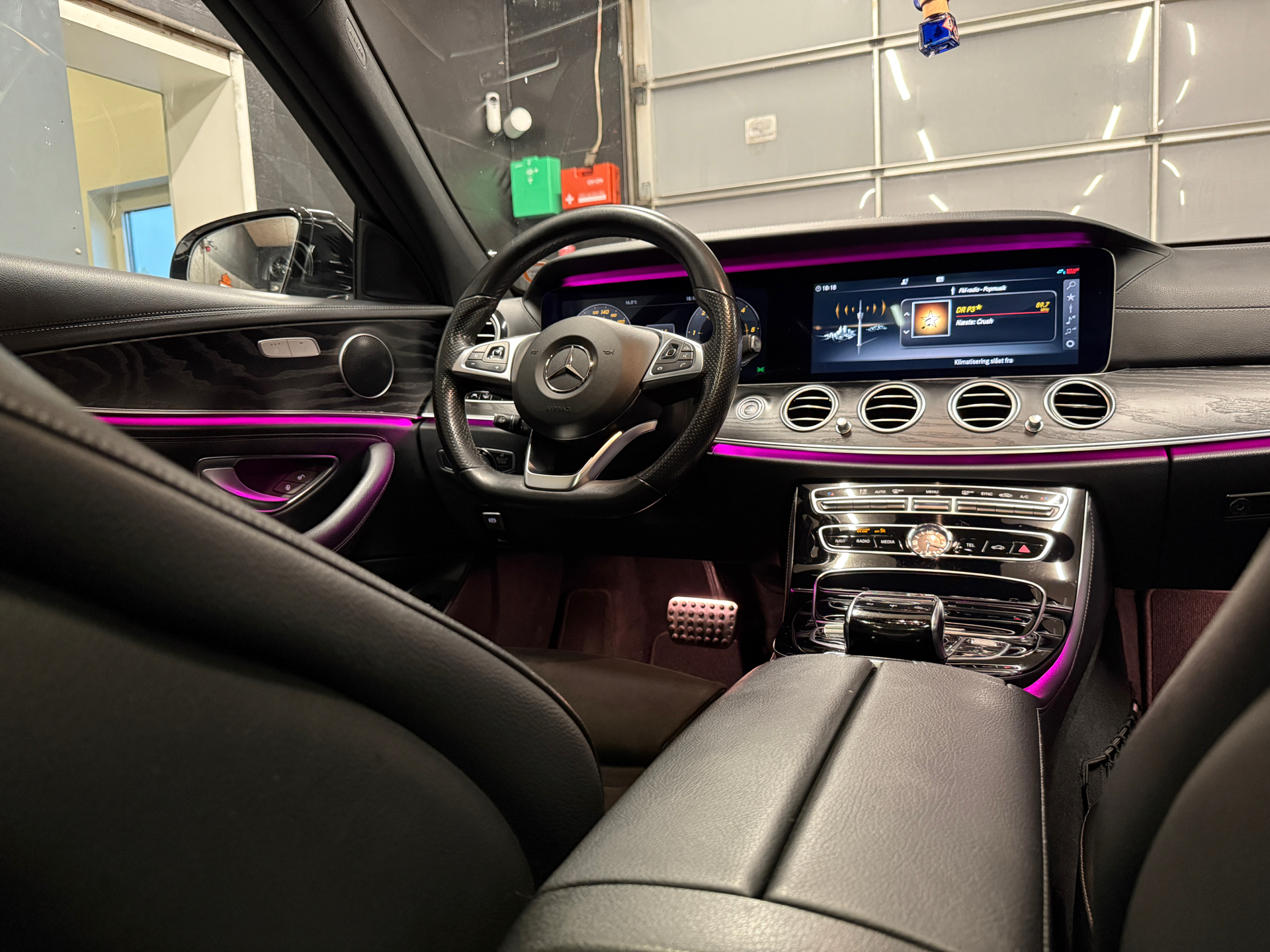 Billede af Mercedes-Benz E220 d T 2,0 D AMG Line 9G-Tronic 194HK Stc Aut.