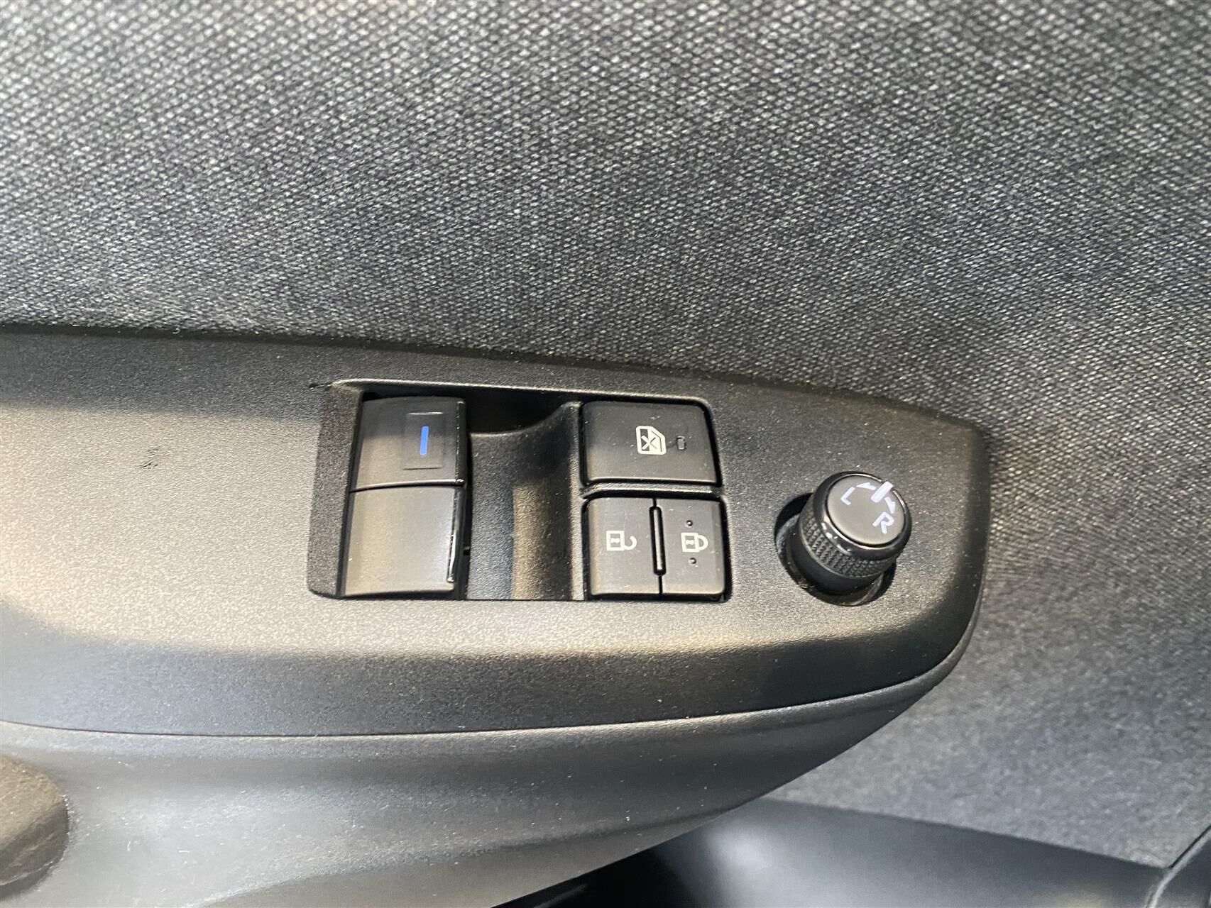 Billede af Toyota Yaris 1,0 VVT-I Essential Connectivity 72HK 5d