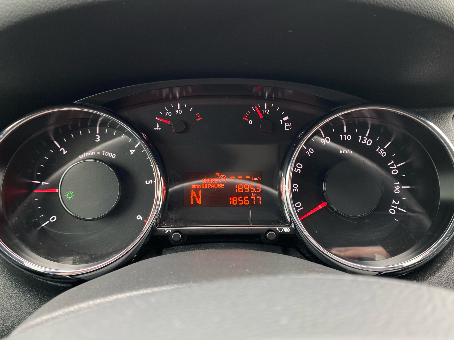 Billede af Peugeot 5008 1,6 e-HDi Style ESG 114HK Van 6g Aut.