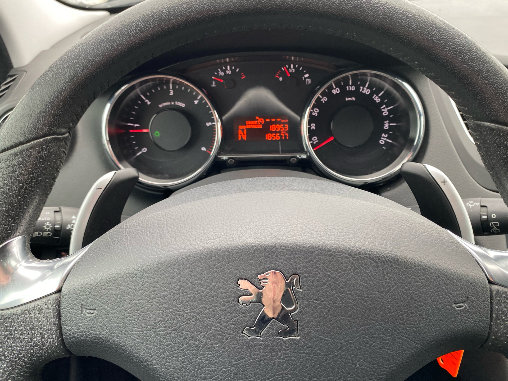 Billede af Peugeot 5008 1,6 e-HDi Style ESG 114HK Van 6g Aut.