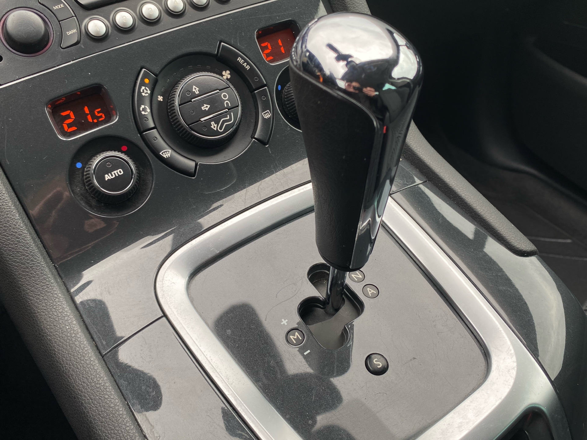 Billede af Peugeot 5008 1,6 e-HDi Style ESG 114HK Van 6g Aut.