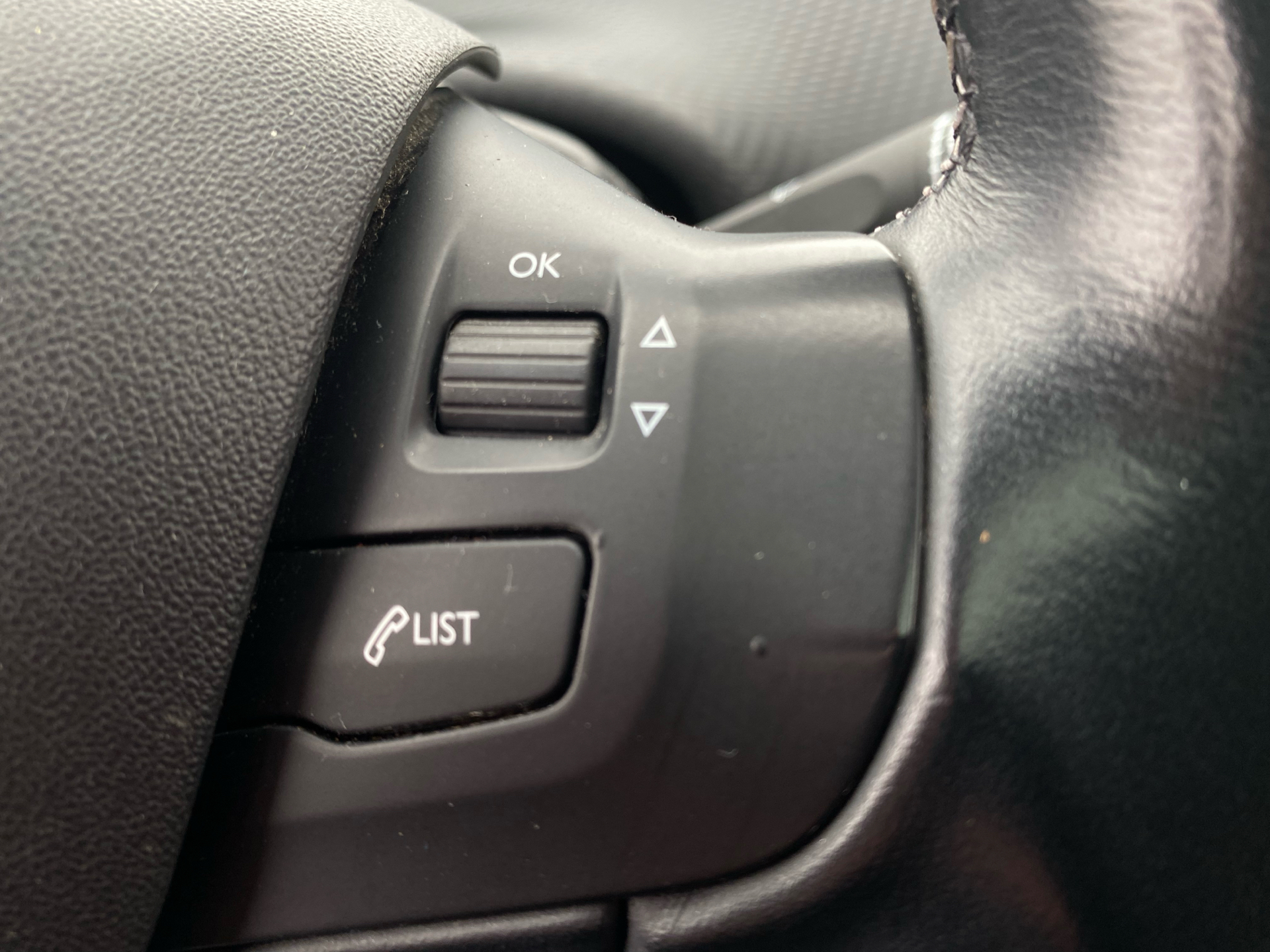 Billede af Peugeot 2008 1,6 BlueHDi Selection Sky 100HK 5d