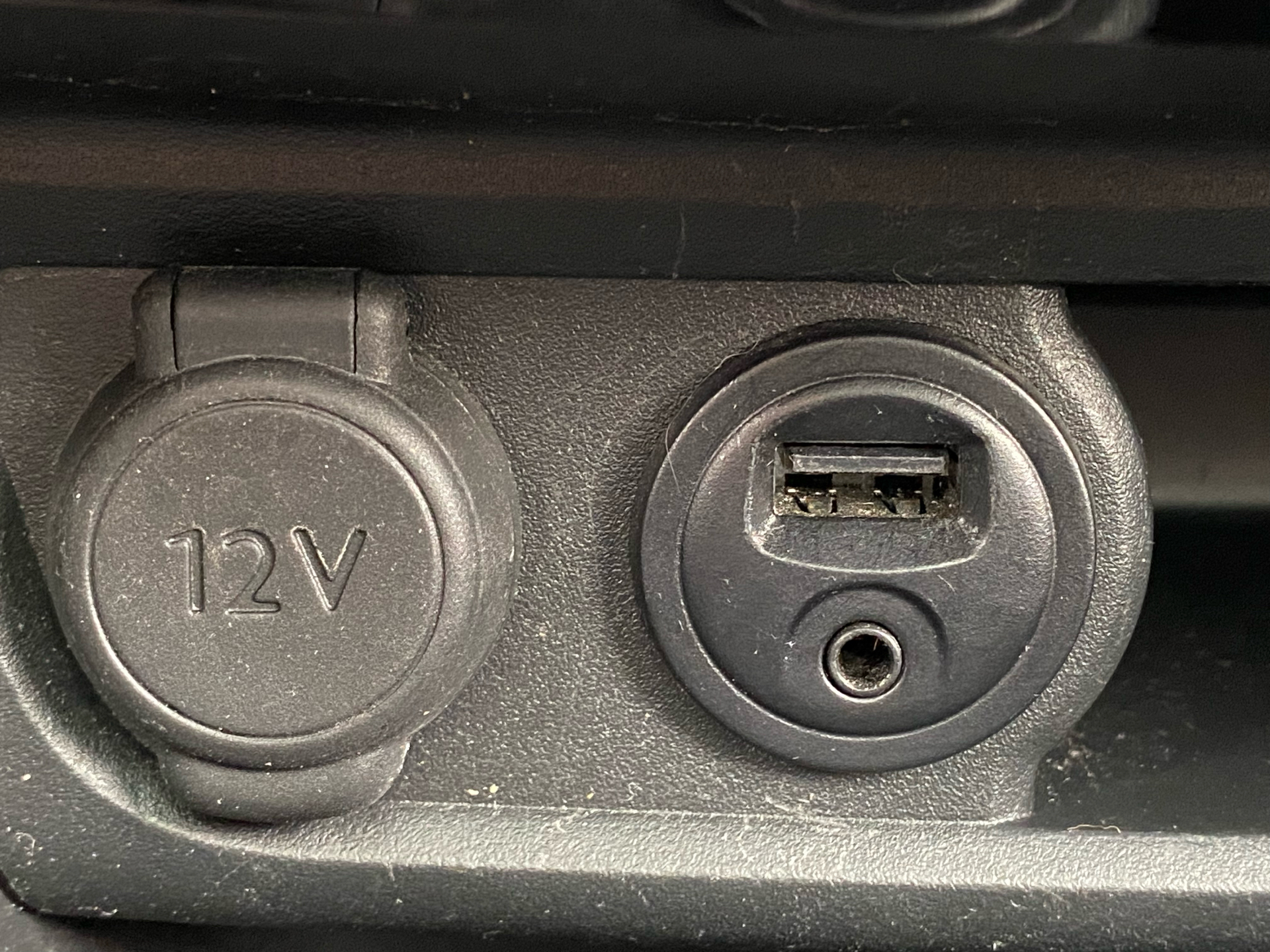 Billede af Peugeot 2008 1,6 BlueHDi Selection Sky 100HK 5d