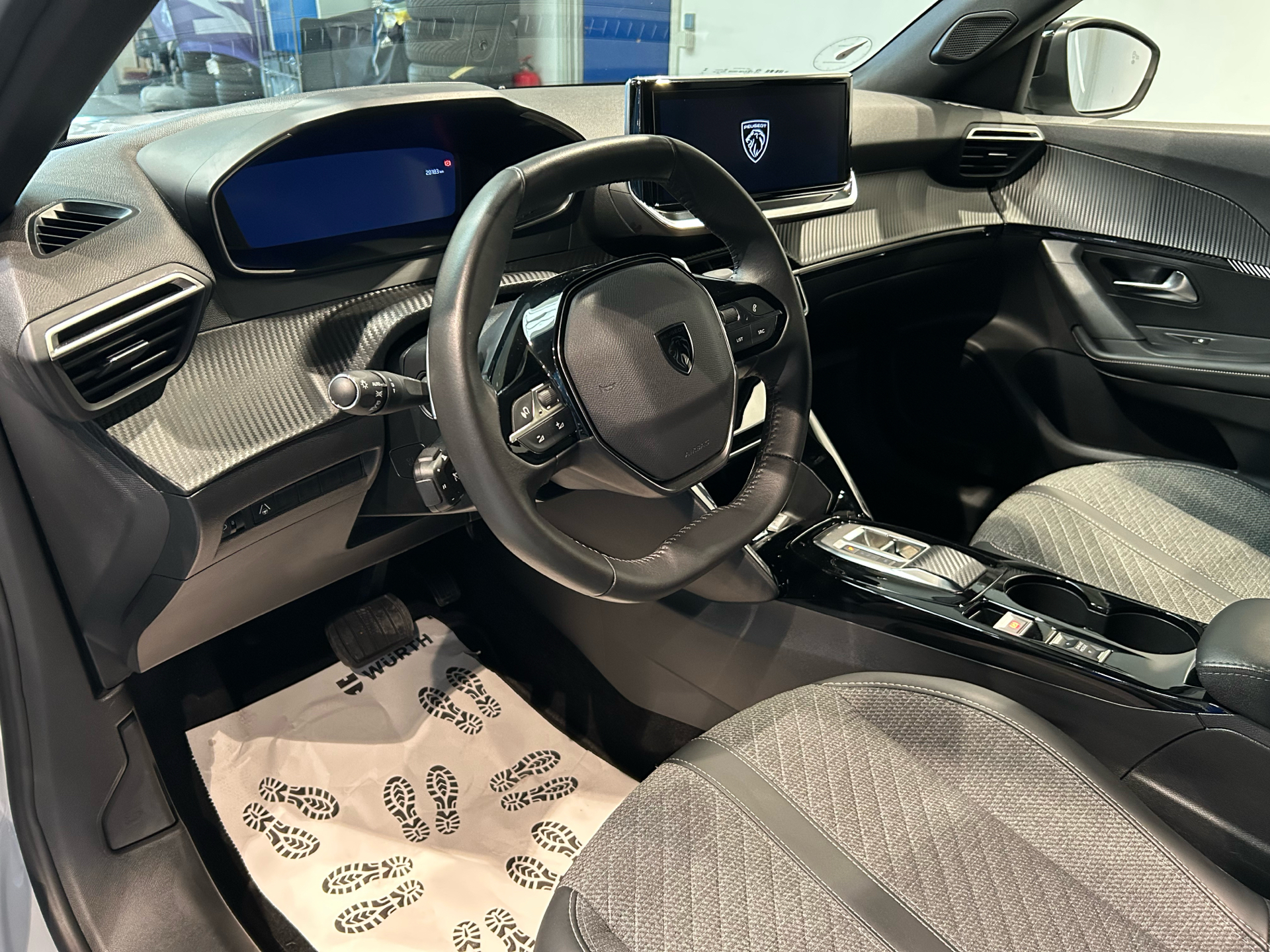 Billede af Peugeot 2008 1,2 PureTech Allure EAT8 130HK 5d 8g Aut.