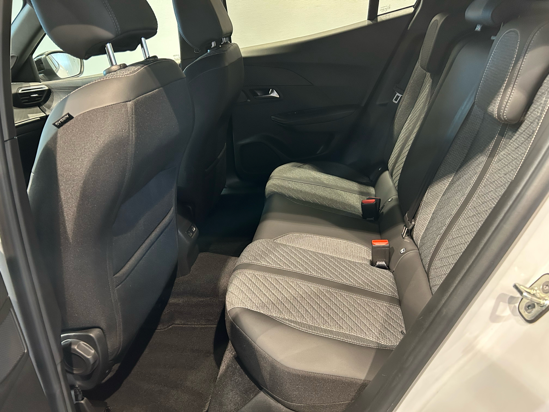 Billede af Peugeot 2008 1,2 PureTech Allure EAT8 130HK 5d 8g Aut.