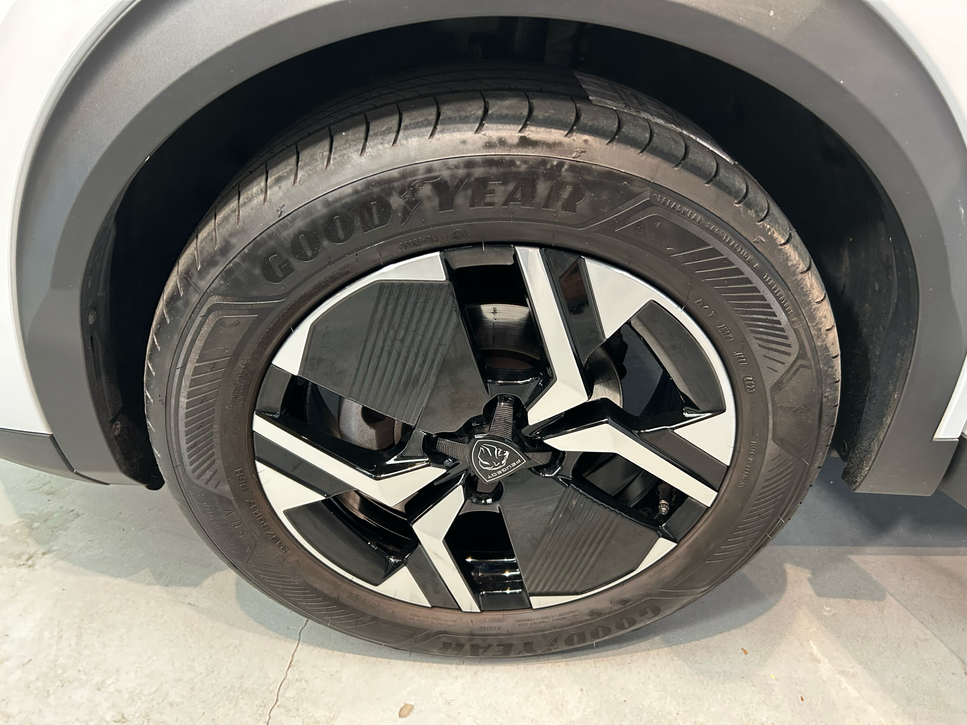 Billede af Peugeot 2008 1,2 PureTech Allure EAT8 130HK 5d 8g Aut.
