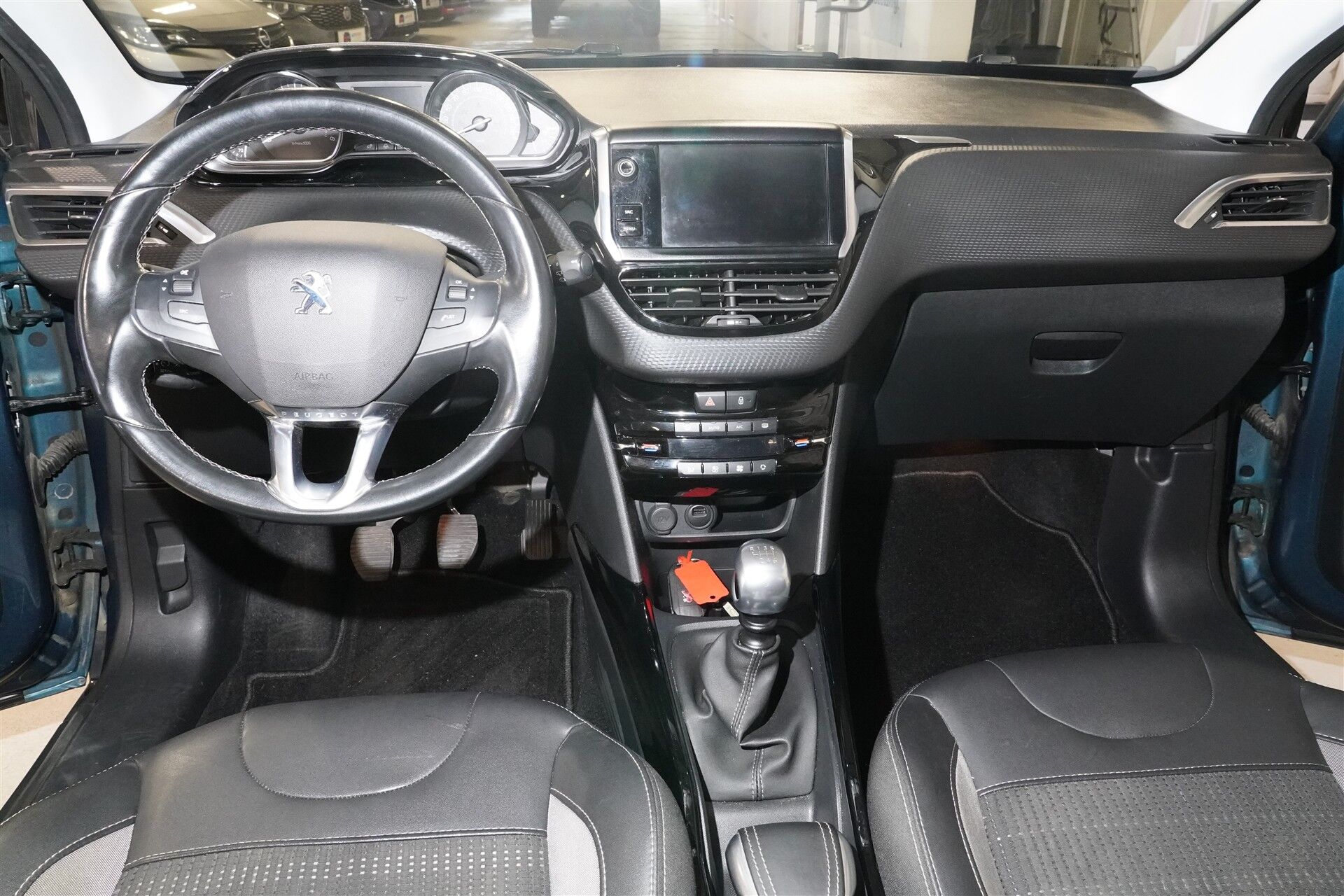 Billede af Peugeot 2008 1,5 BlueHDi Allure 100HK 5d