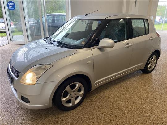 Suzuki Swift 1,5 GLX 102HK 5d