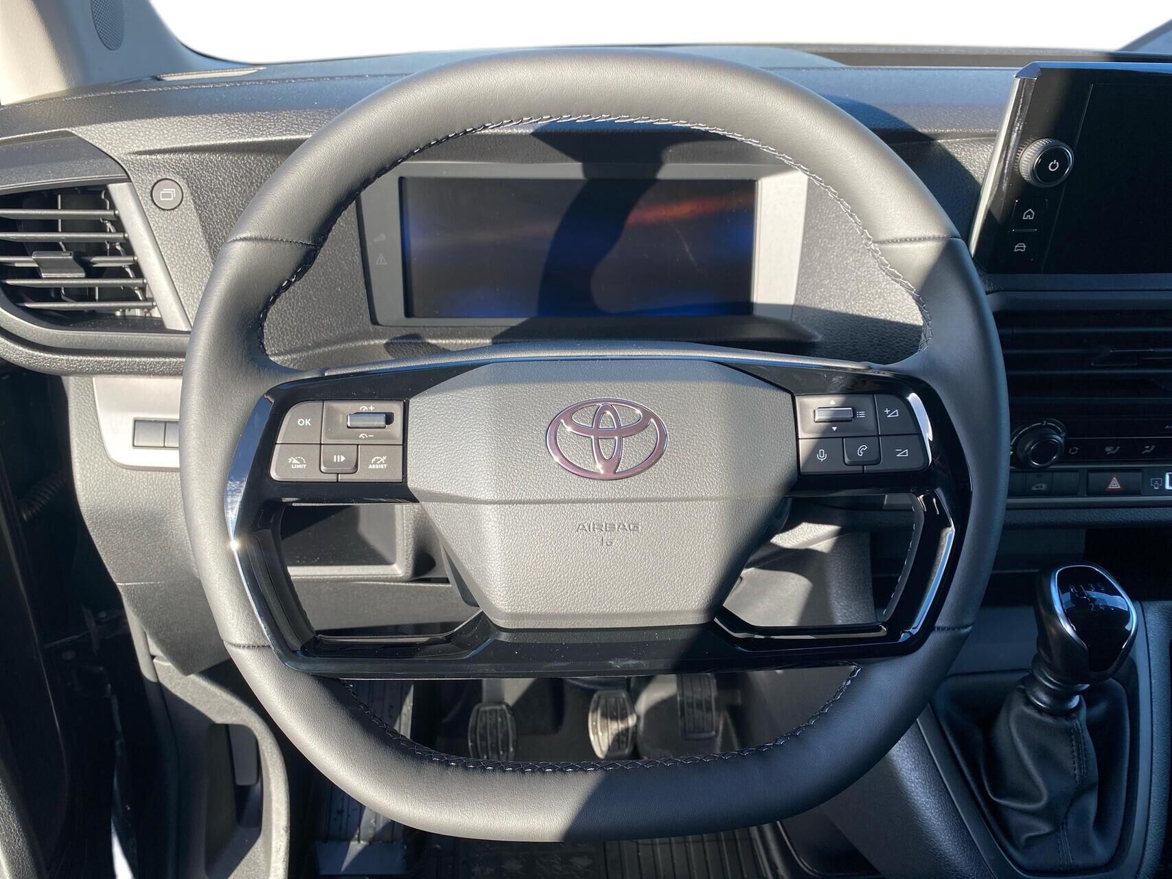 Billede af Toyota Proace Long 2,0 D Comfort Master m/Alm adskillelse - SmartCargo 144HK Van 6g