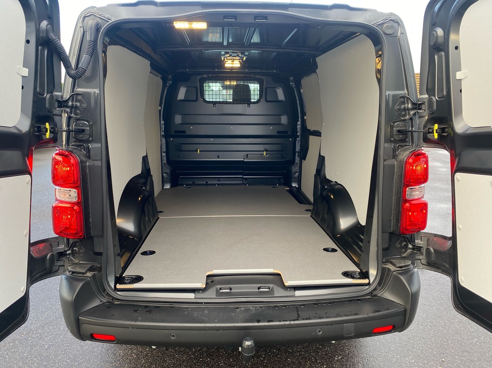 Billede af Toyota Proace Long 2,0 D Comfort Master m/Alm adskillelse - SmartCargo 144HK Van 6g