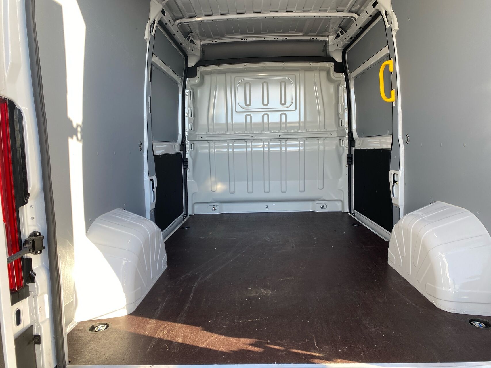 Billede af Toyota Proace Max Medium 2,2 D Comfort Master To skydedør m. højt tag 140HK Van 8g Aut.
