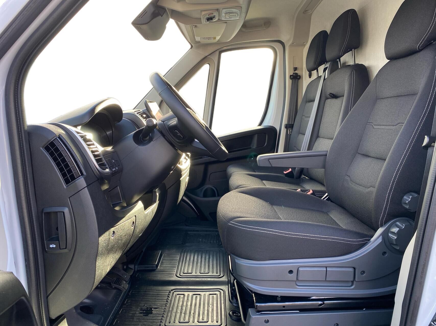 Billede af Toyota Proace Max Medium 2,2 D Comfort Master To skydedør m. højt tag 140HK Van 8g Aut.