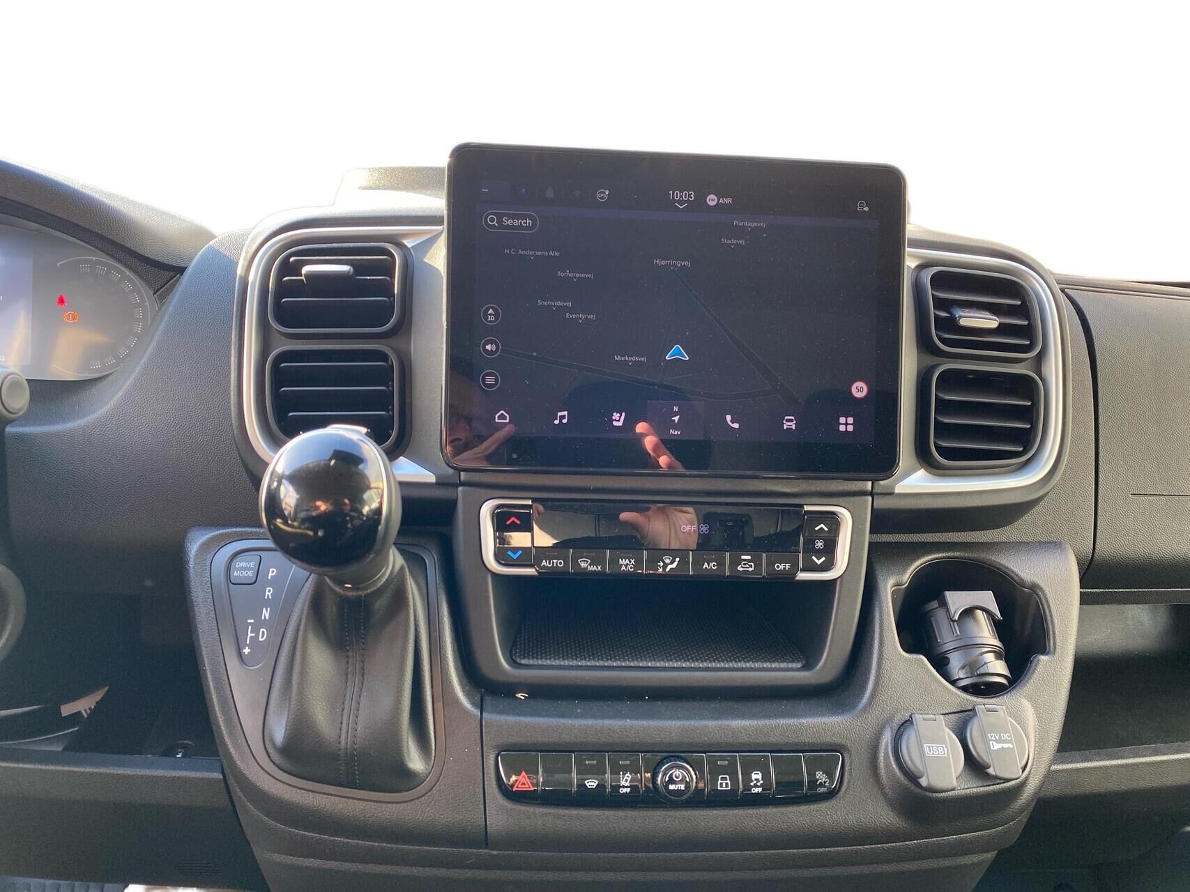 Billede af Toyota Proace Max Medium 2,2 D Comfort Master To skydedør m. højt tag 140HK Van 8g Aut.