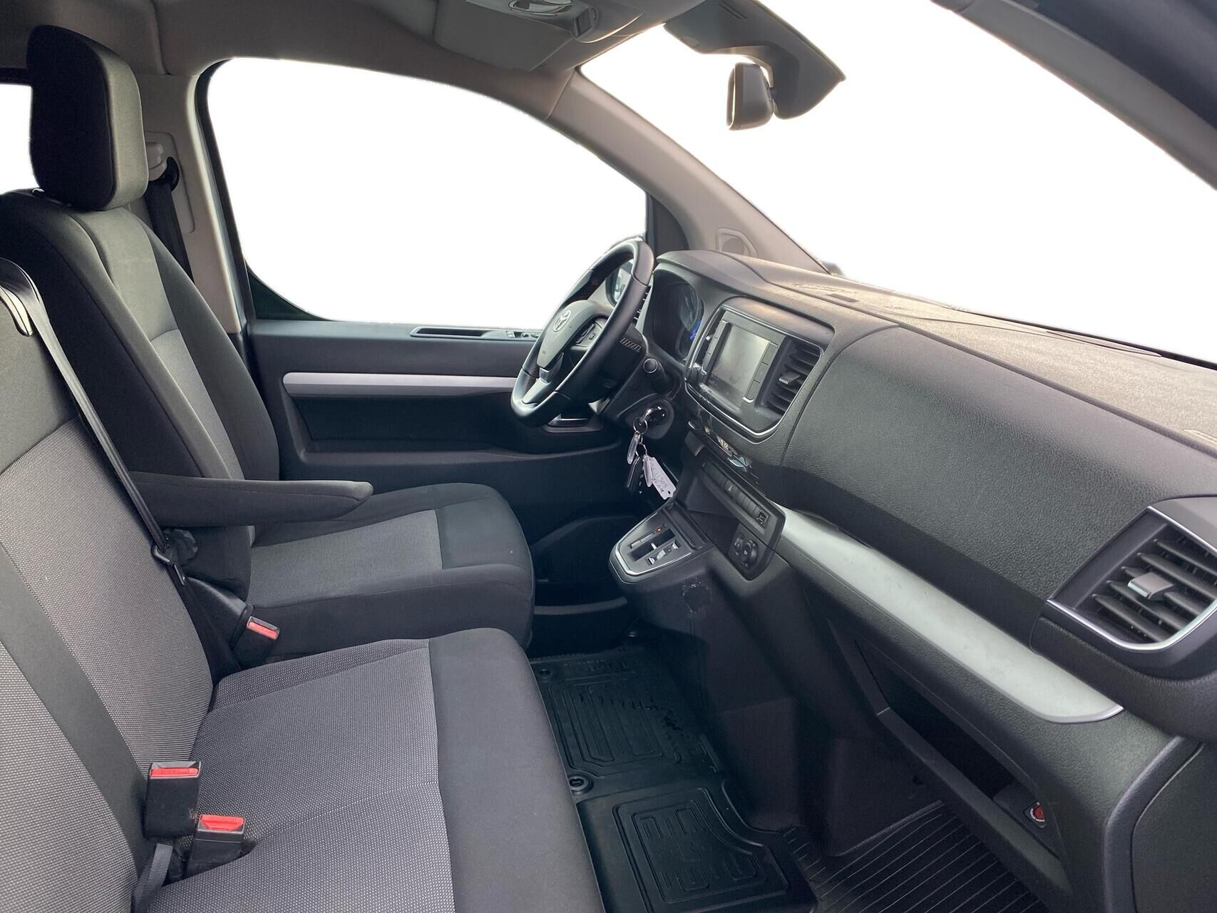 Billede af Toyota Proace Verso Electric Long EL Shuttle m/Dobbelt bagdør,Dobb.skydedør 136HK Aut.