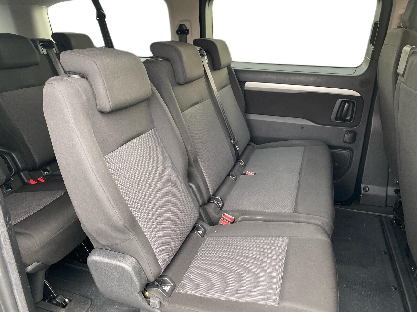 Billede af Toyota Proace Verso Electric Long EL Shuttle m/Dobbelt bagdør,Dobb.skydedør 136HK Aut.