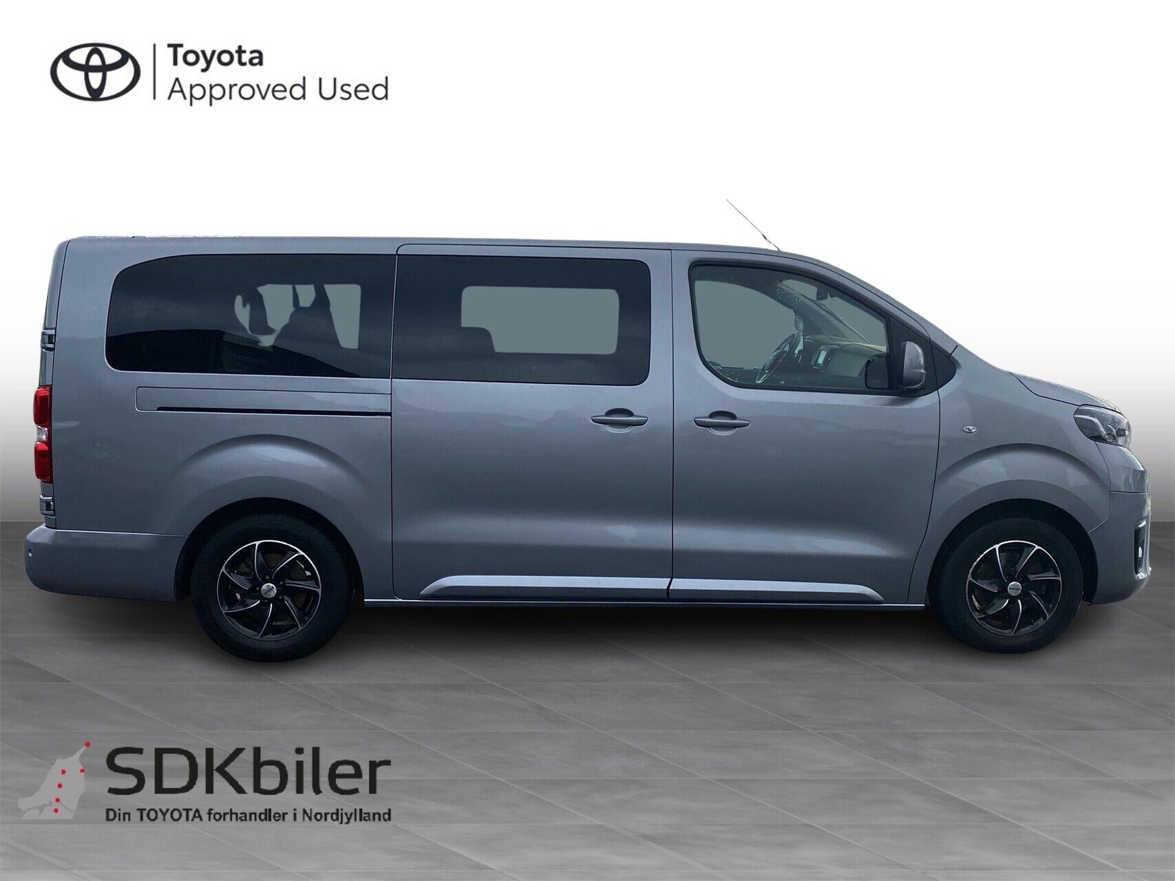 Billede af Toyota Proace Verso Electric Long EL Shuttle m/Dobbelt bagdør,Dobb.skydedør 136HK Aut.