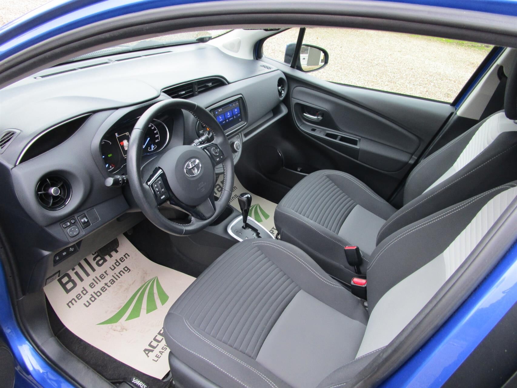 Billede af Toyota Yaris 1,5 Hybrid H2 Limited E-CVT 100HK 5d Trinl. Gear
