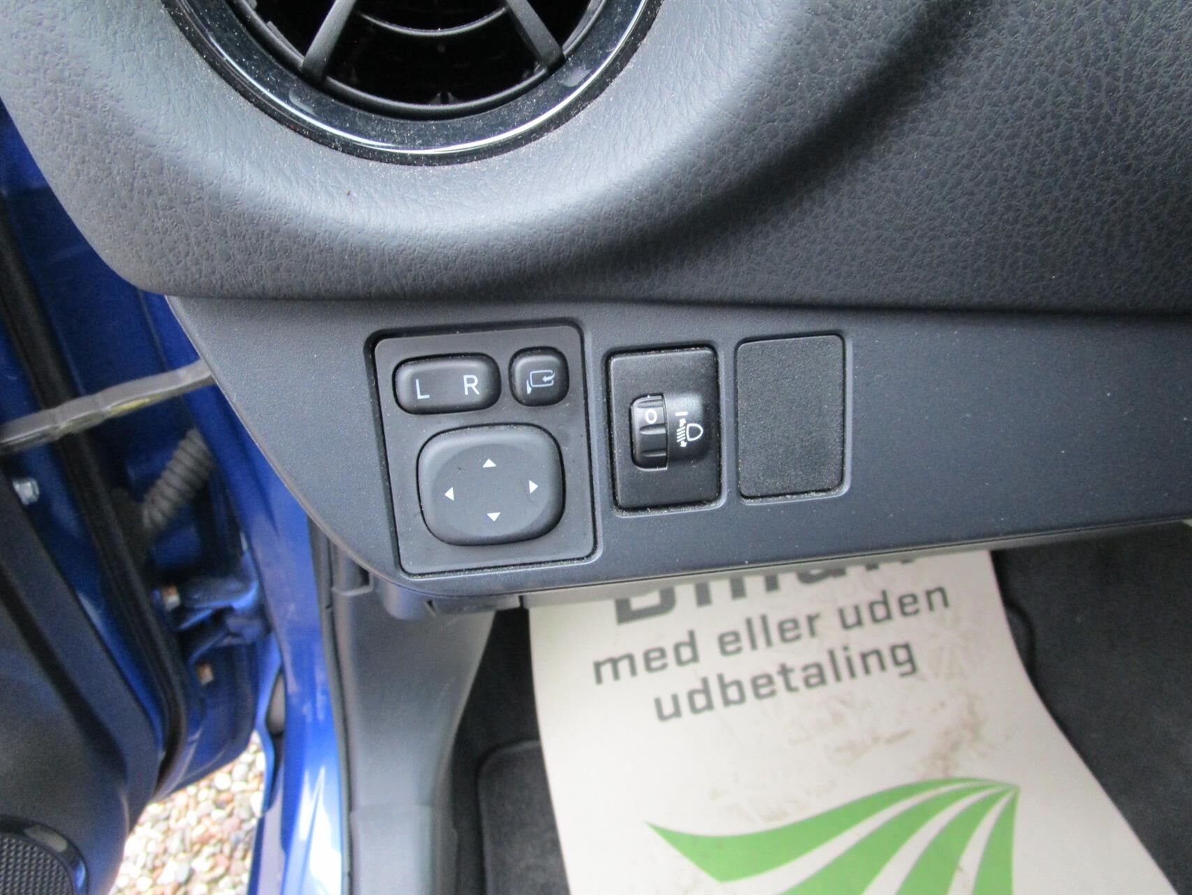 Billede af Toyota Yaris 1,5 Hybrid H2 Limited E-CVT 100HK 5d Trinl. Gear
