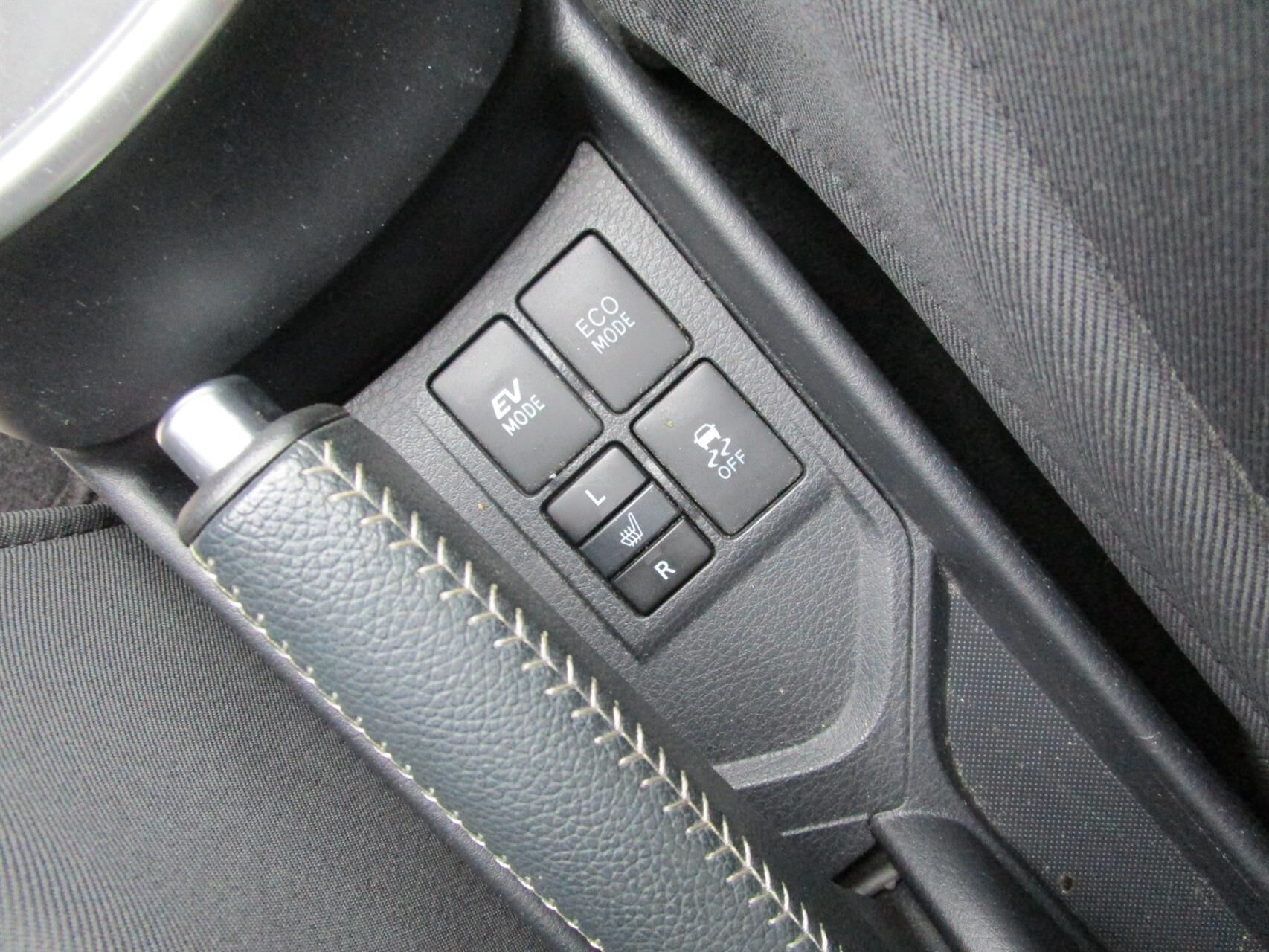 Billede af Toyota Yaris 1,5 Hybrid H2 Limited E-CVT 100HK 5d Trinl. Gear
