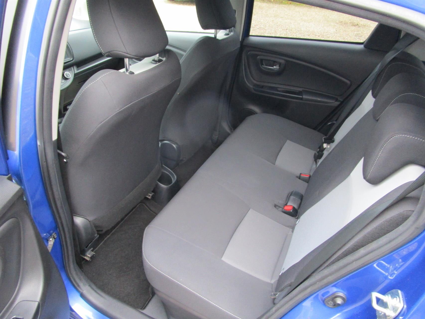 Billede af Toyota Yaris 1,5 Hybrid H2 Limited E-CVT 100HK 5d Trinl. Gear