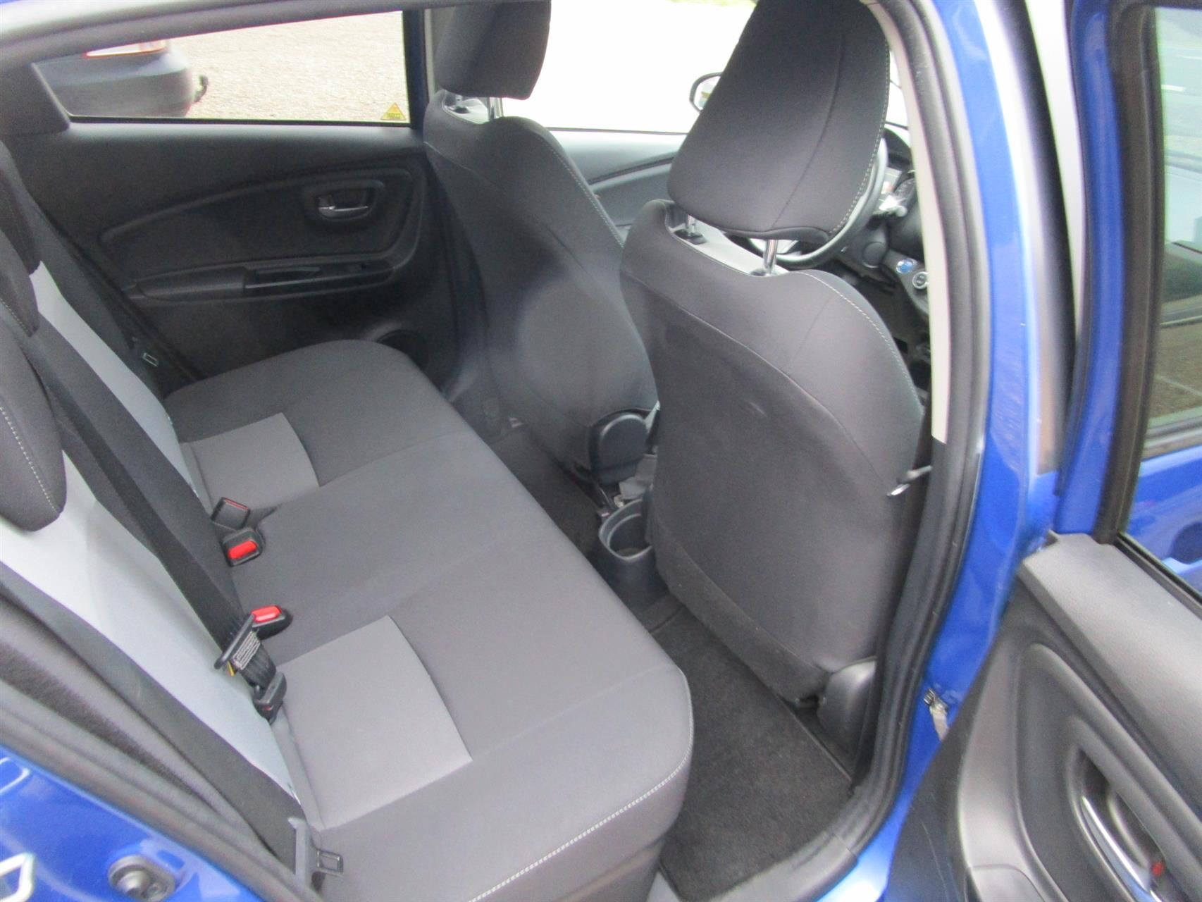 Billede af Toyota Yaris 1,5 Hybrid H2 Limited E-CVT 100HK 5d Trinl. Gear