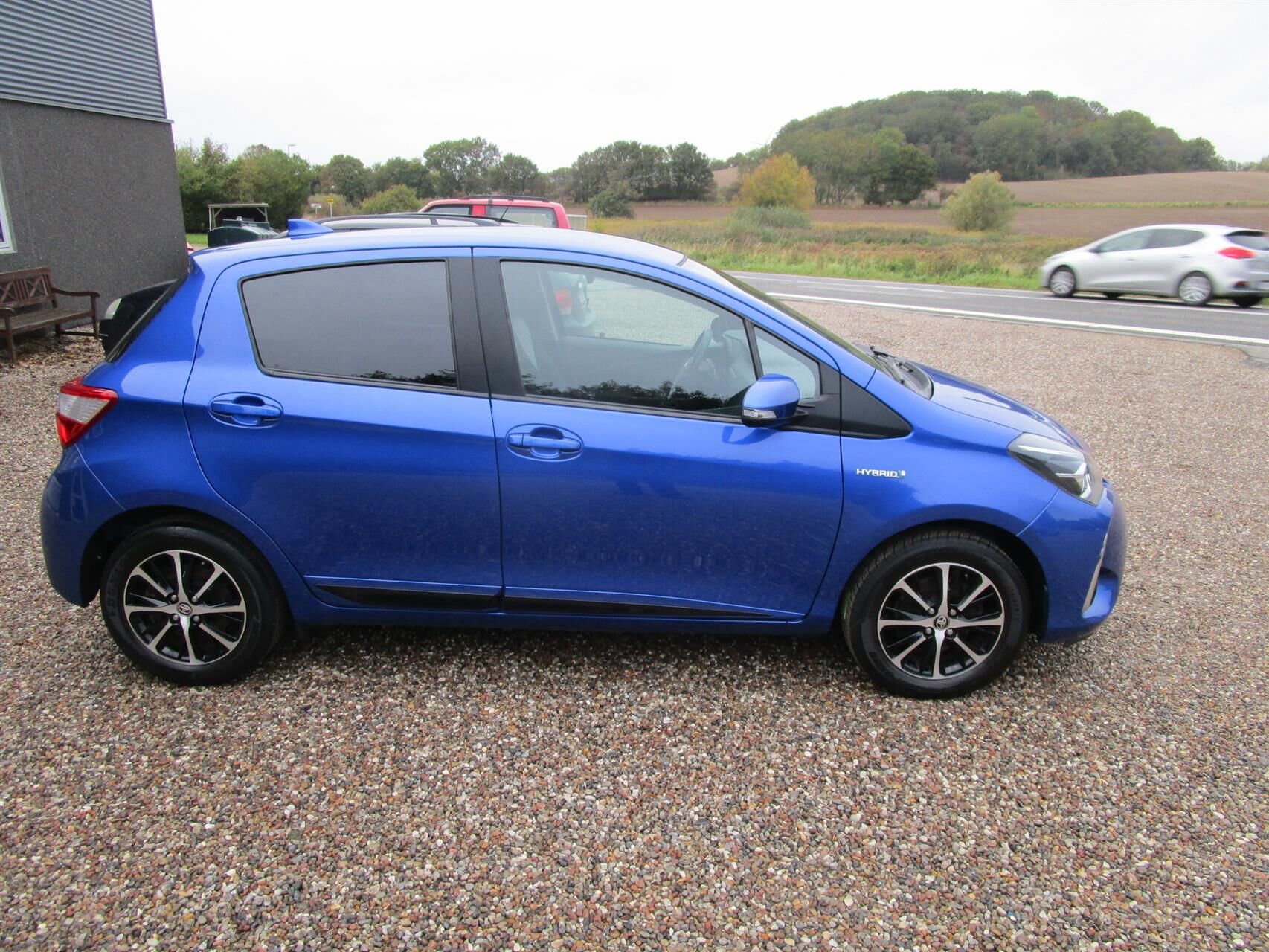 Billede af Toyota Yaris 1,5 Hybrid H2 Limited E-CVT 100HK 5d Trinl. Gear