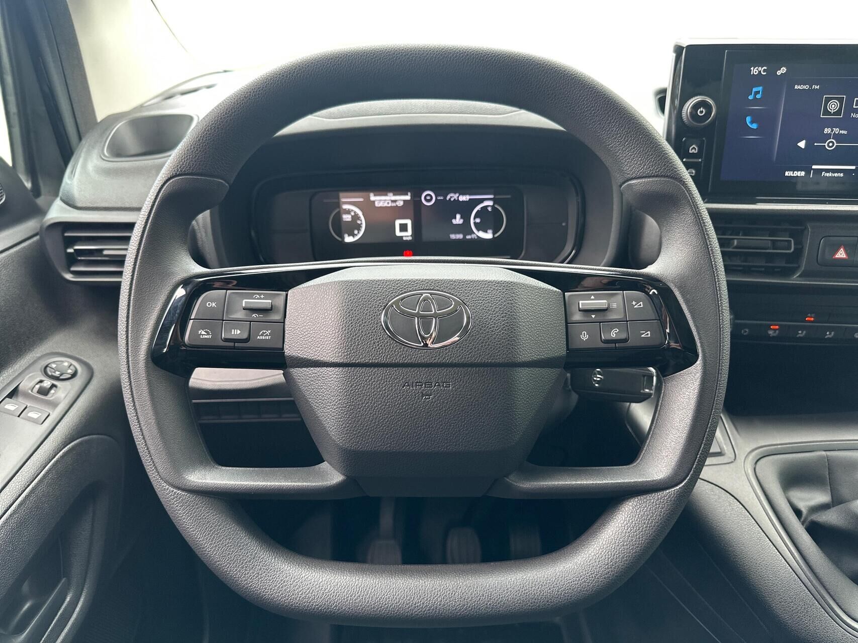 Billede af Toyota Proace City Medium 1,5 D Comfort Master 102HK Van