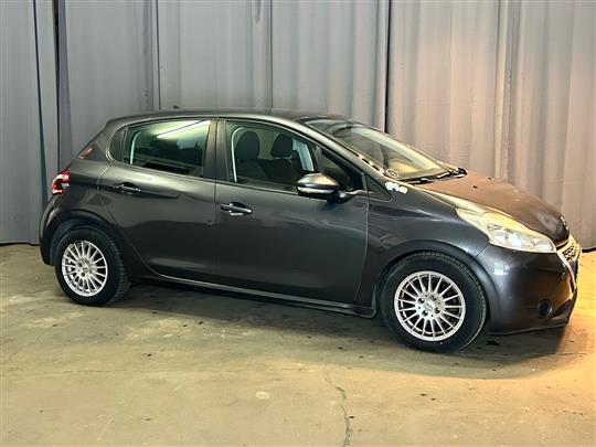 Peugeot 208 1,6 e-HDi Allure 92HK 5d