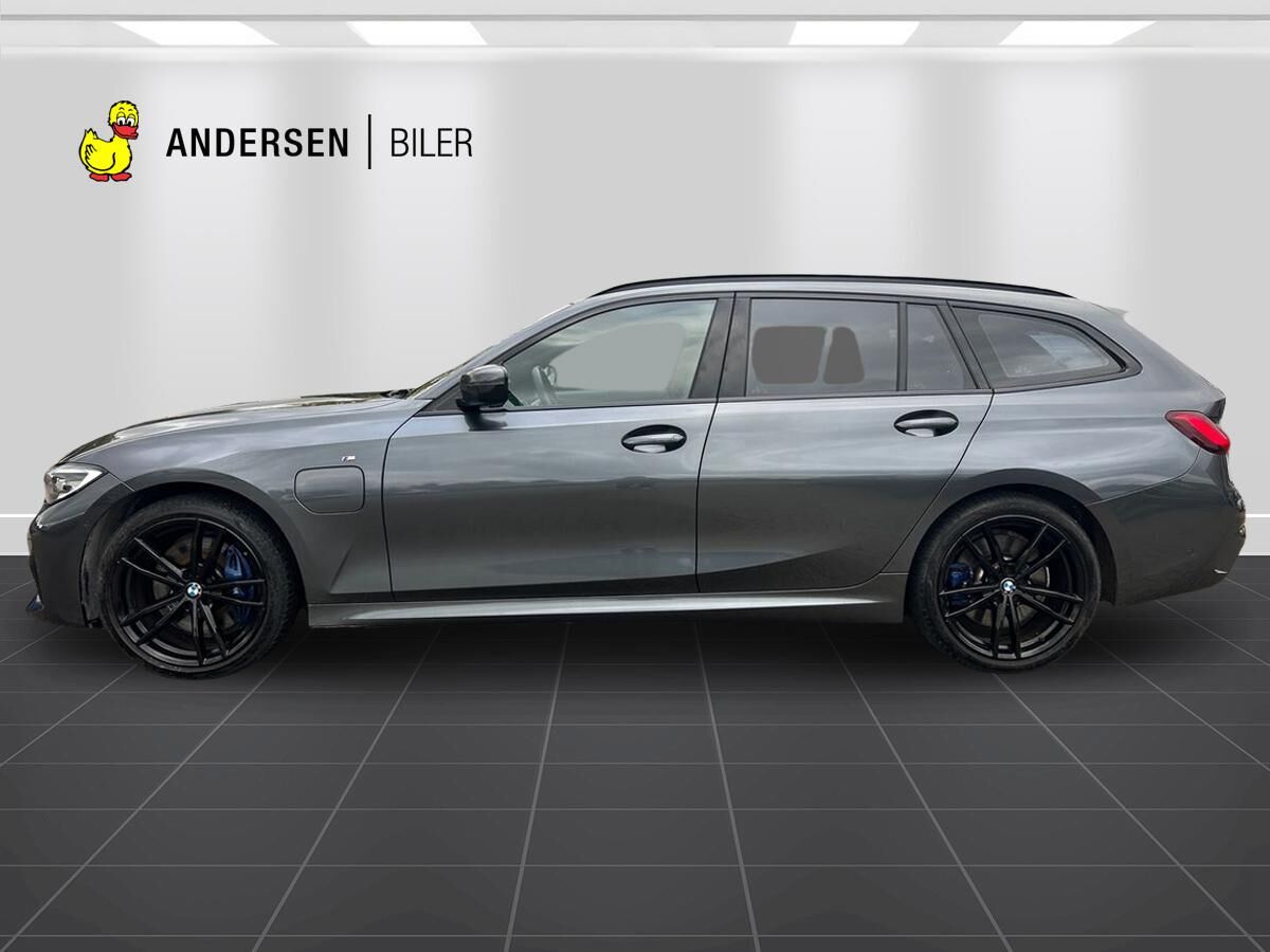 Billede af BMW 330e Touring 2,0 Plugin-hybrid M-Sport Steptronic 292HK Stc 8g Aut.