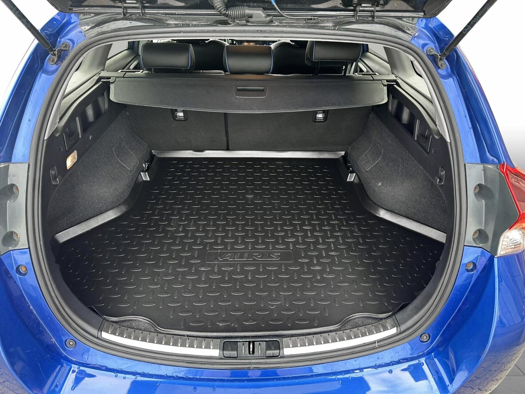 Billede af Toyota Auris Touring Sports 1,8 Hybrid Prestige 136HK Stc Aut.