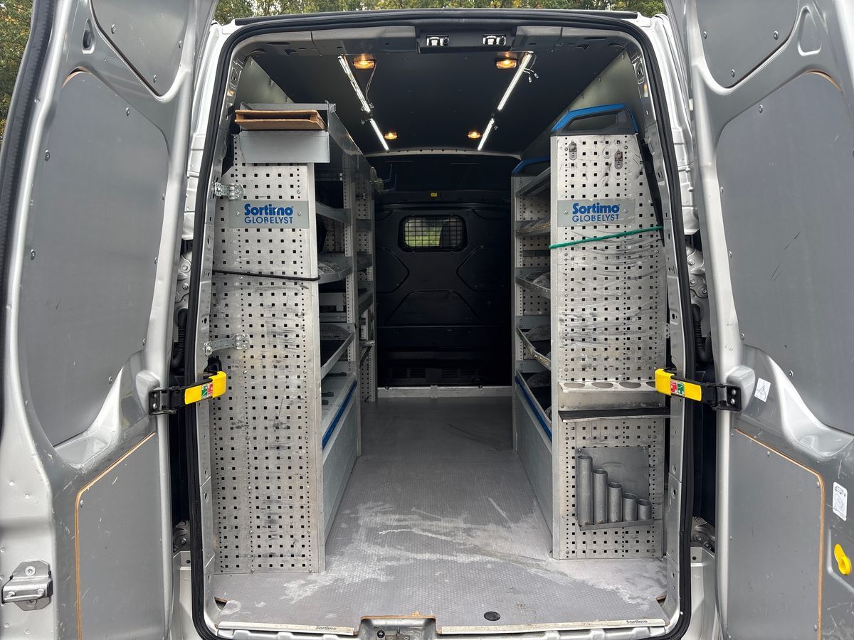 Billede af Ford Transit Custom 310 L2H1 2,0 TDCi Limited 170HK Van 6g Aut.