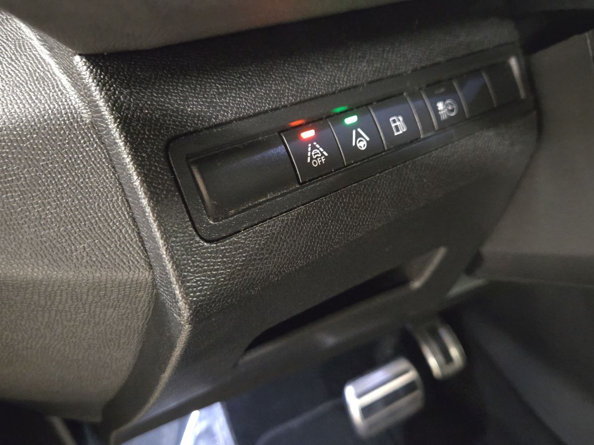 Billede af Peugeot 3008 1,6 Plugin-hybrid GT EAT8 225HK 5d 8g Aut.