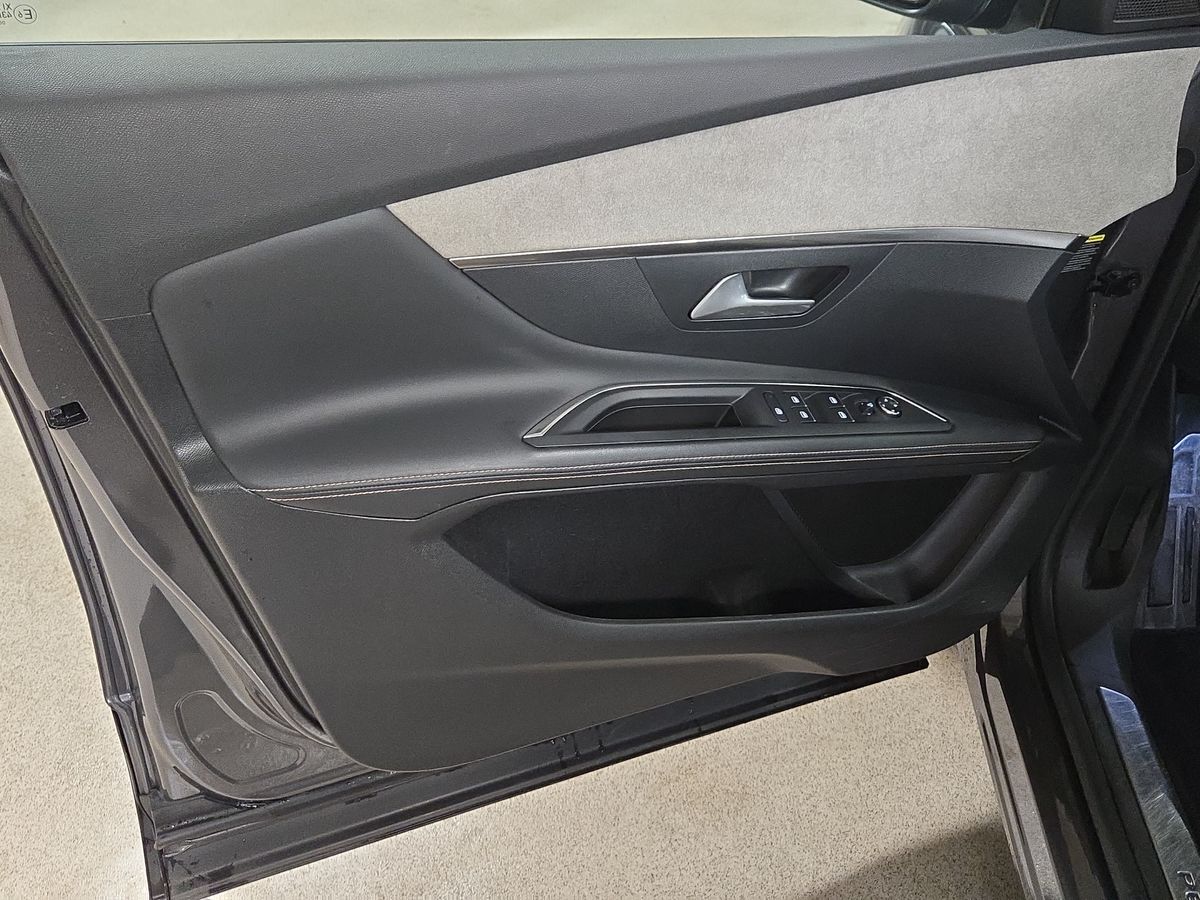 Billede af Peugeot 3008 1,6 Plugin-hybrid GT EAT8 225HK 5d 8g Aut.