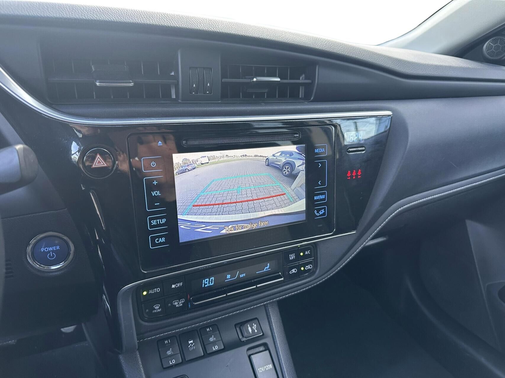 Billede af Toyota Auris Touring Sports 1,8 Hybrid Prestige 136HK Stc Aut.