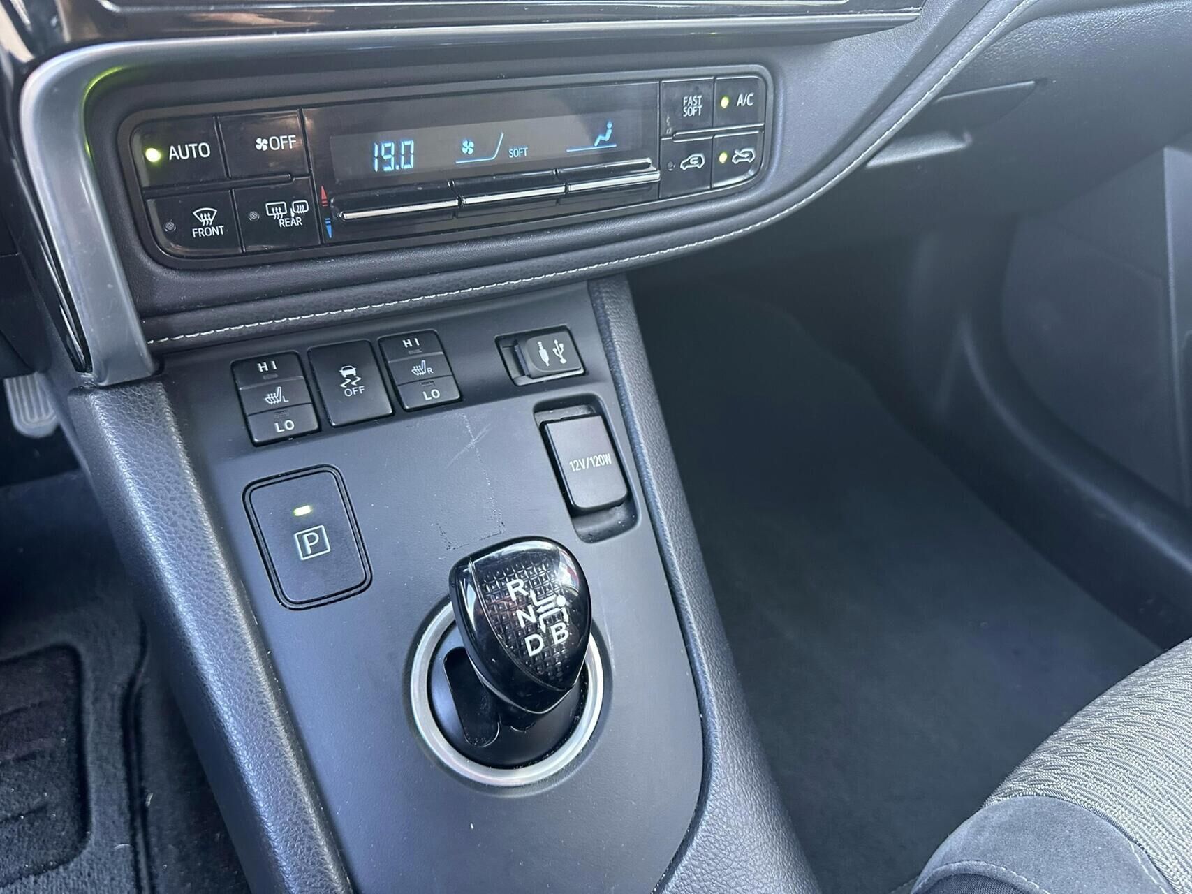 Billede af Toyota Auris Touring Sports 1,8 Hybrid Prestige 136HK Stc Aut.