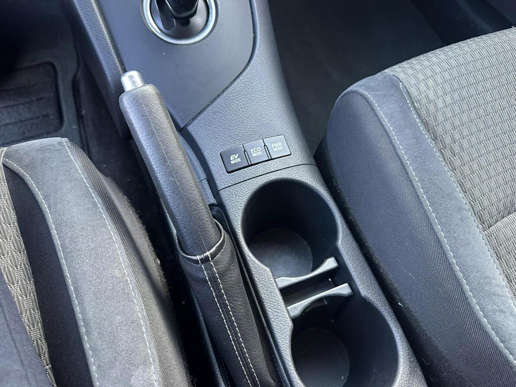 Billede af Toyota Auris Touring Sports 1,8 Hybrid Prestige 136HK Stc Aut.