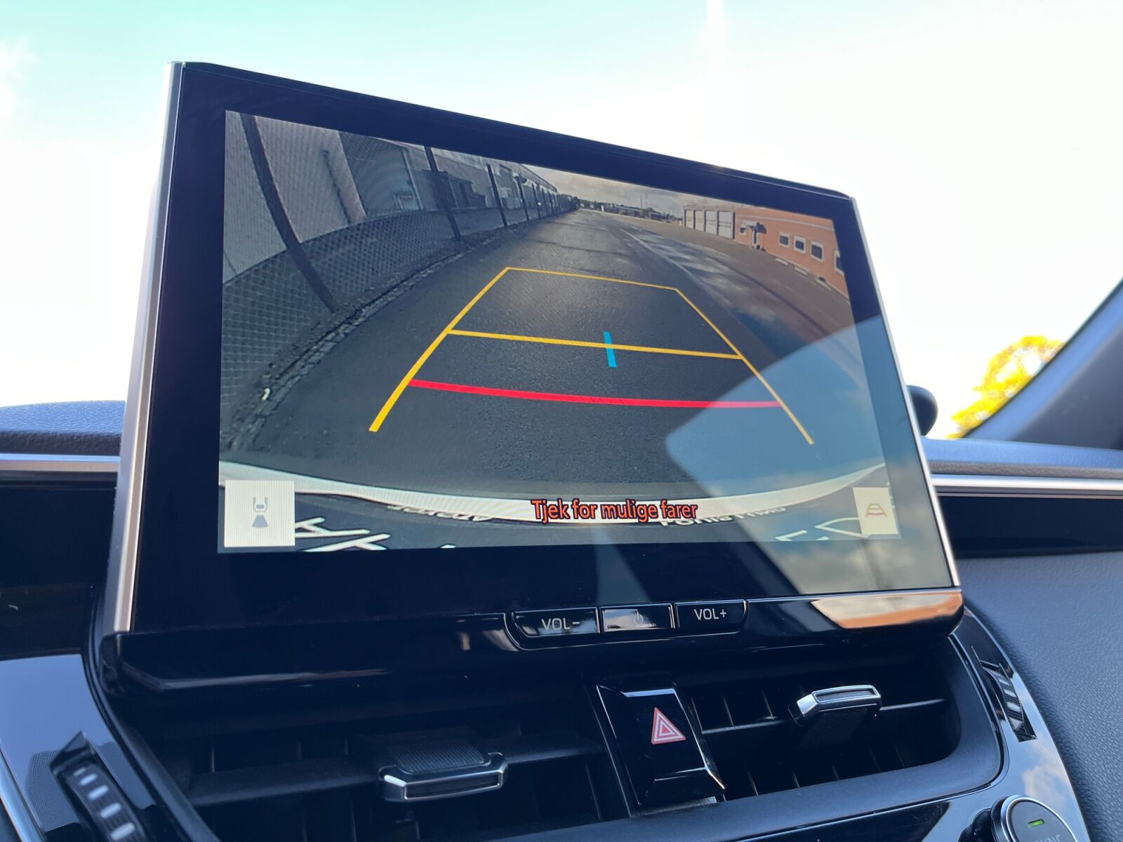 Billede af Toyota Corolla Cross 1,8 Hybrid Style Comfort 140HK 5d Aut.