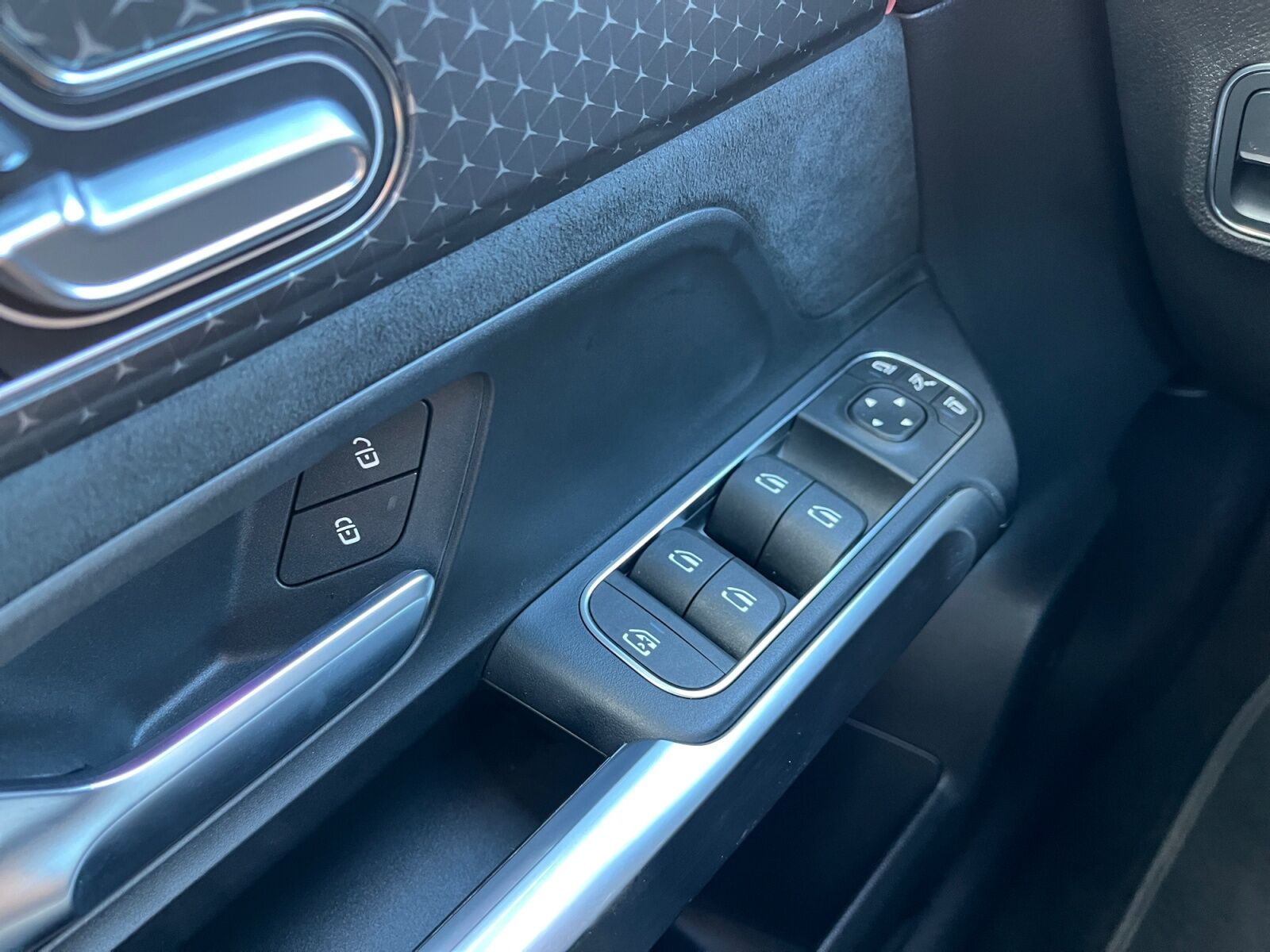 Billede af Mercedes-Benz EQB 300 EL AMG Line 4Matic 228HK 5d Aut.