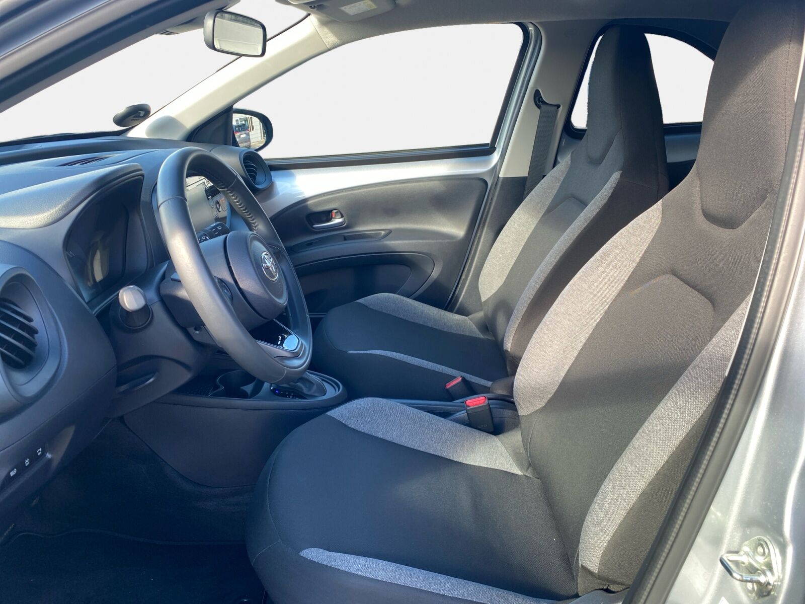 Billede af Toyota Aygo X 1,0 VVT-I Active 72HK 5d Aut.