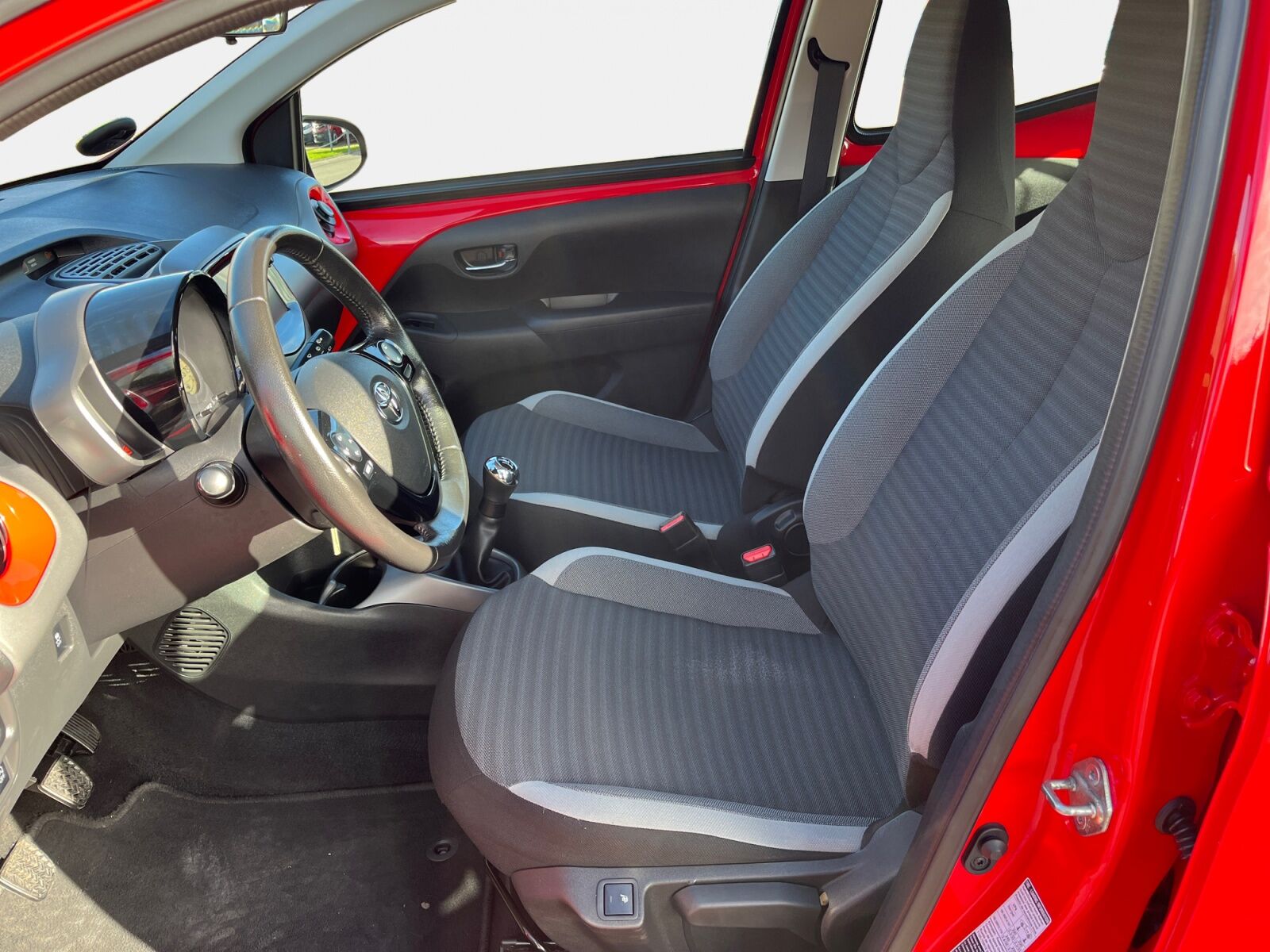 Billede af Toyota Aygo 1,0 VVT-I X-plore DAB+ 72HK 5d